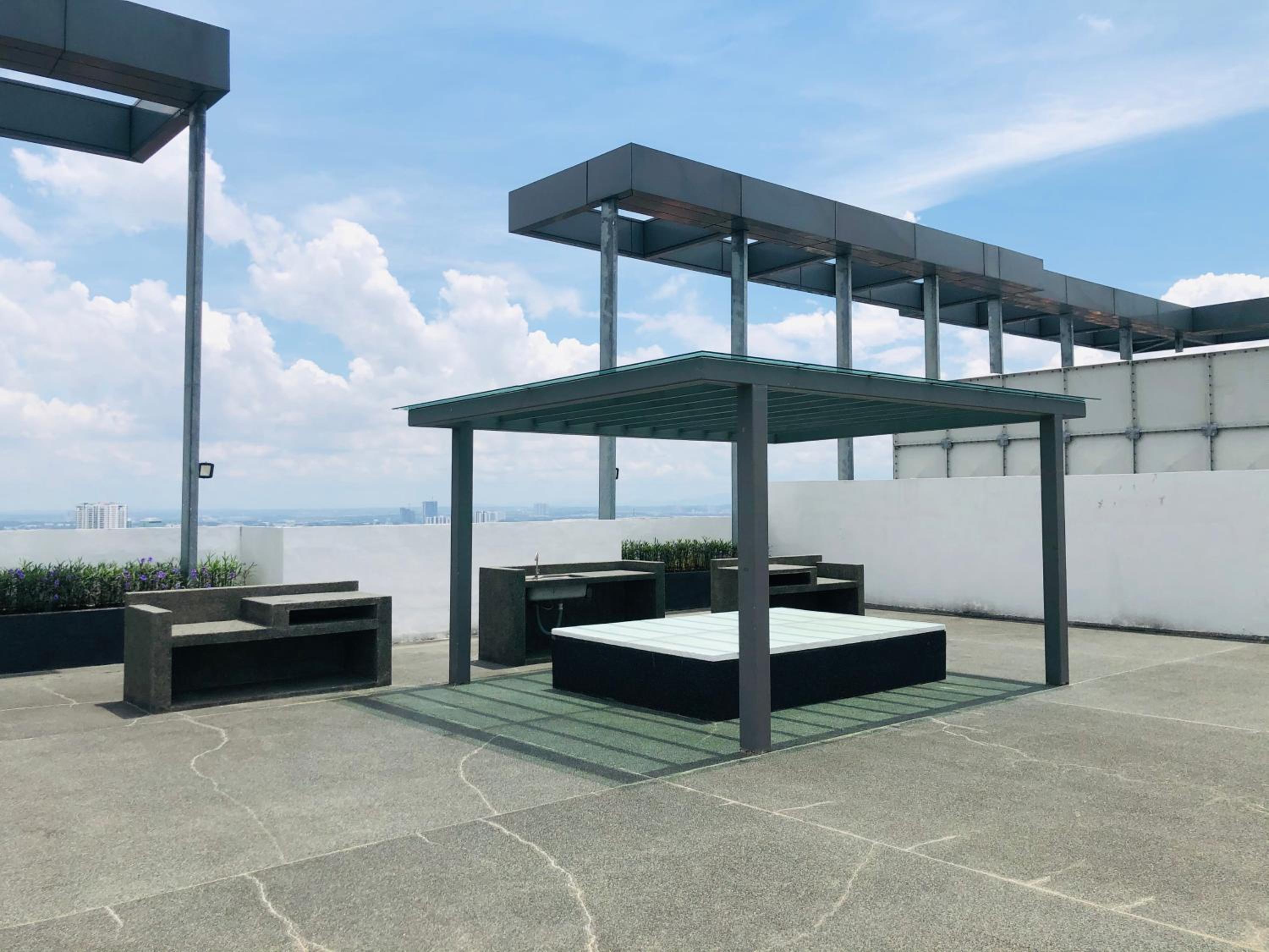 Paragon Suite Homestay by Antlerzone