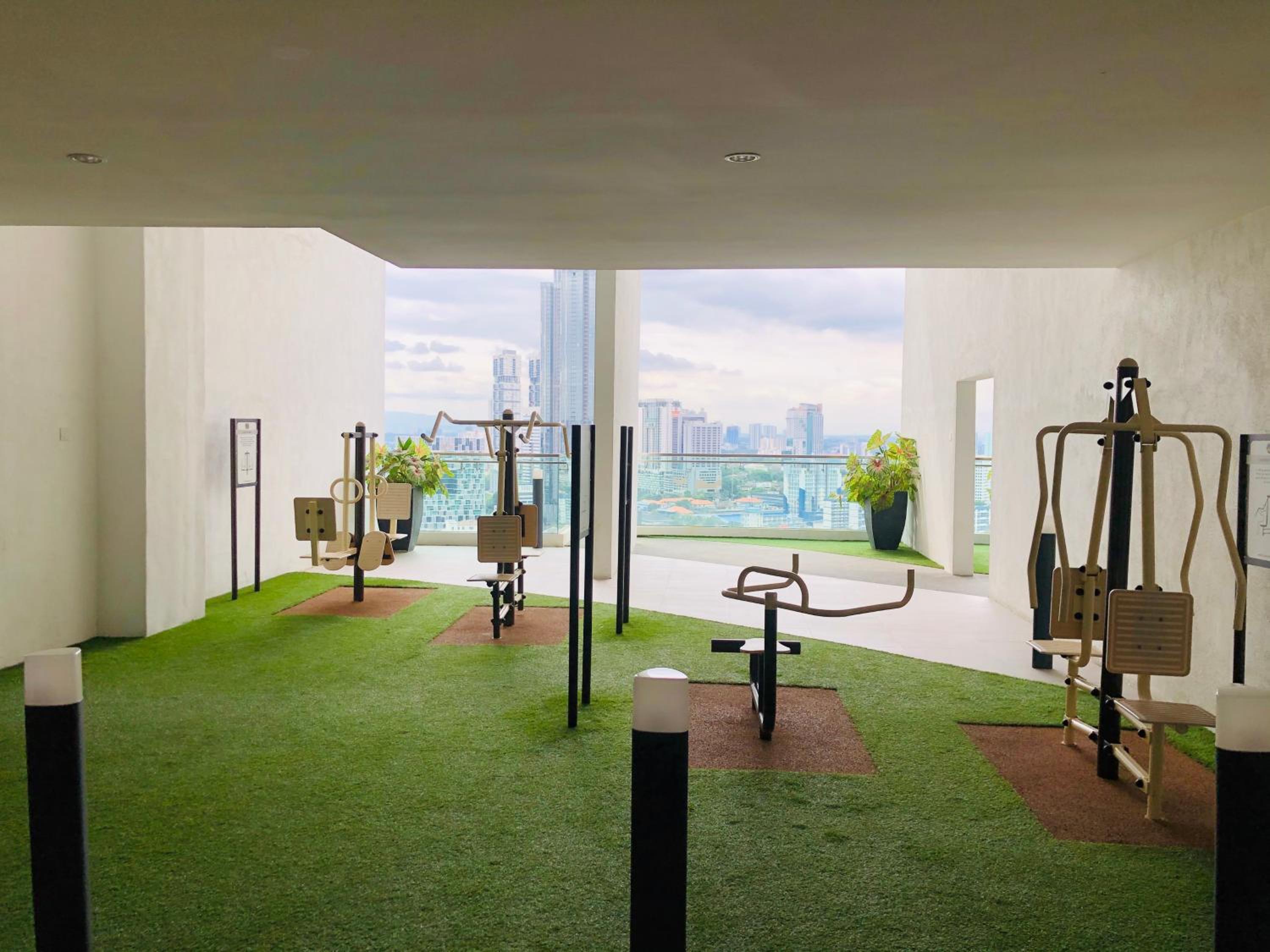 Paragon Suite Homestay by Antlerzone