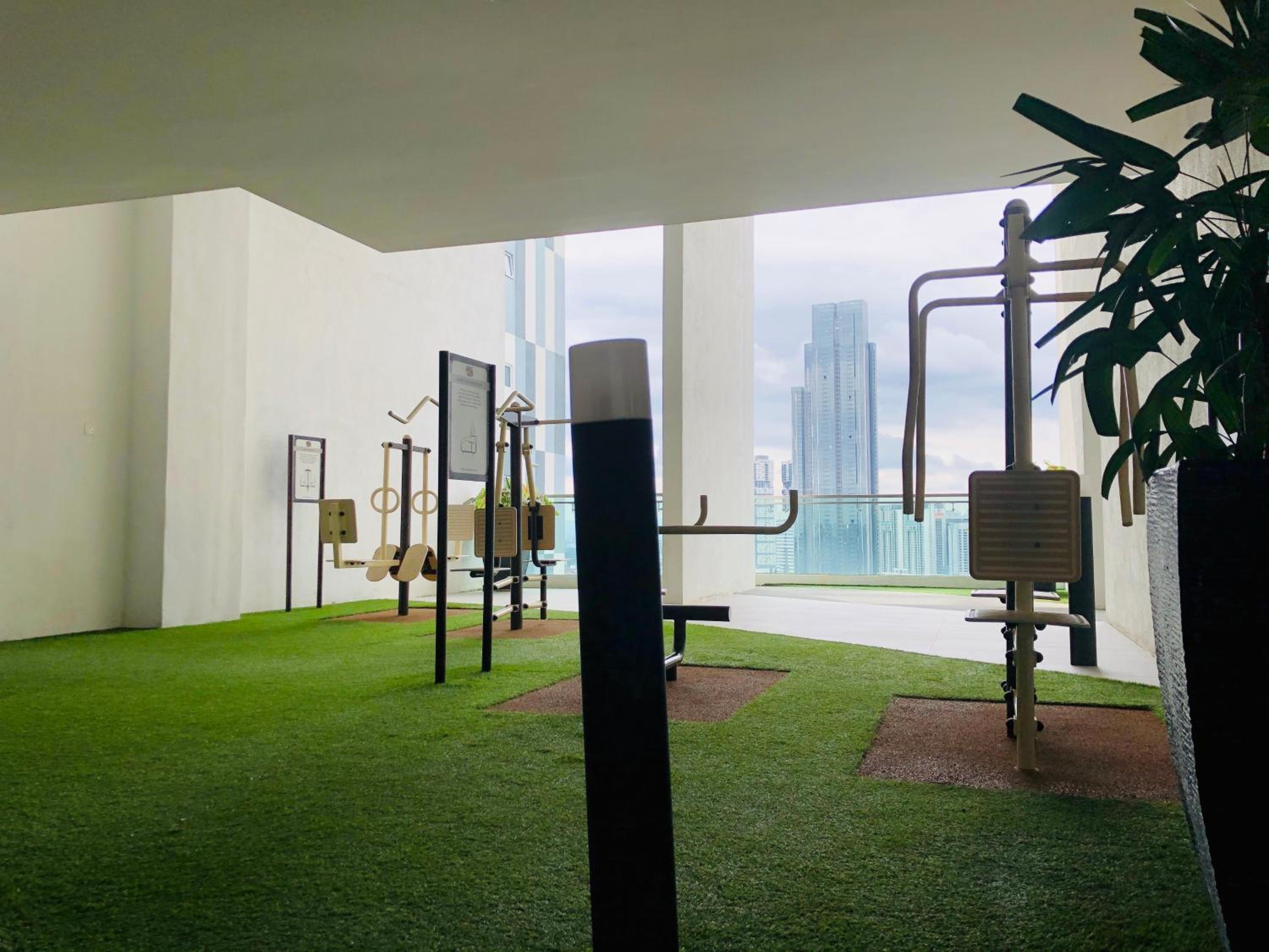 Paragon Suite Homestay by Antlerzone