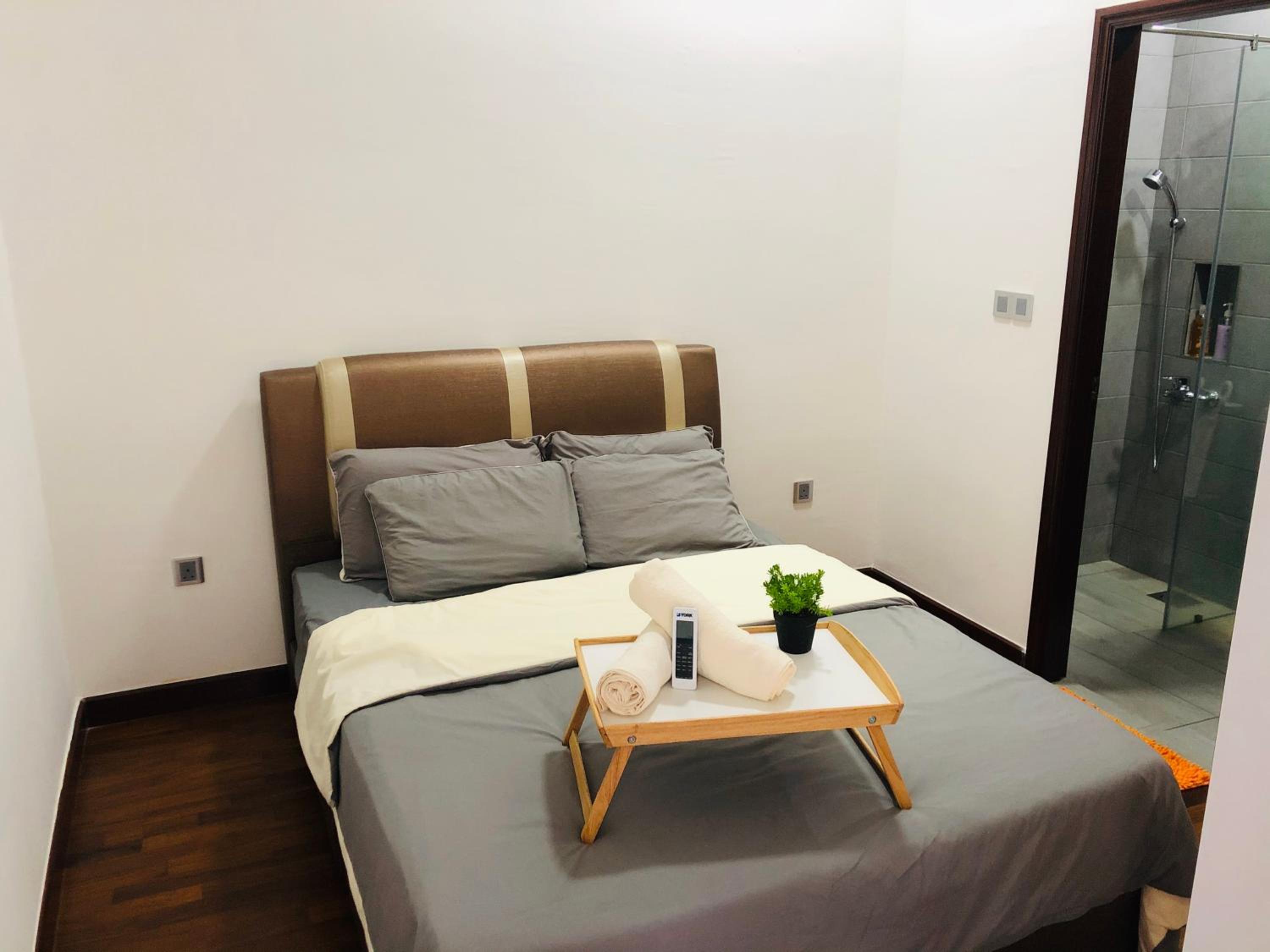 Paragon Suite Homestay by Antlerzone