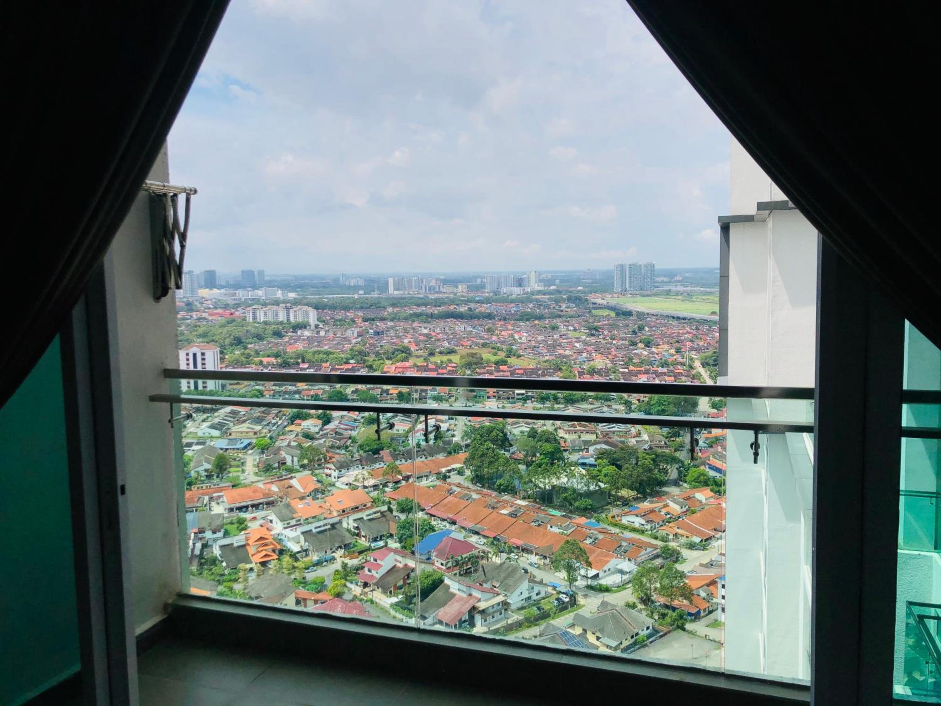 Paragon Suite Homestay by Antlerzone