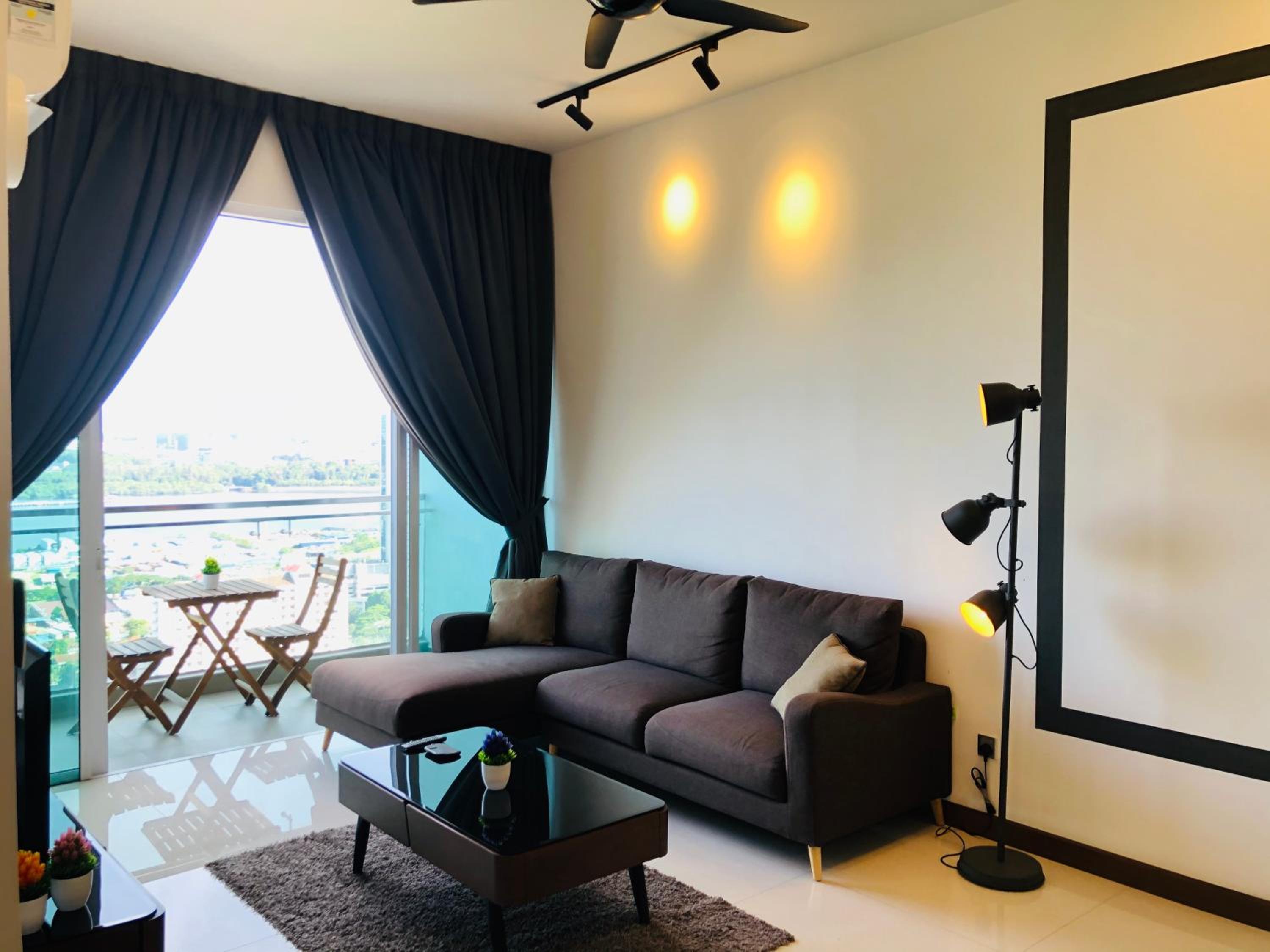 Paragon Suite Homestay by Antlerzone
