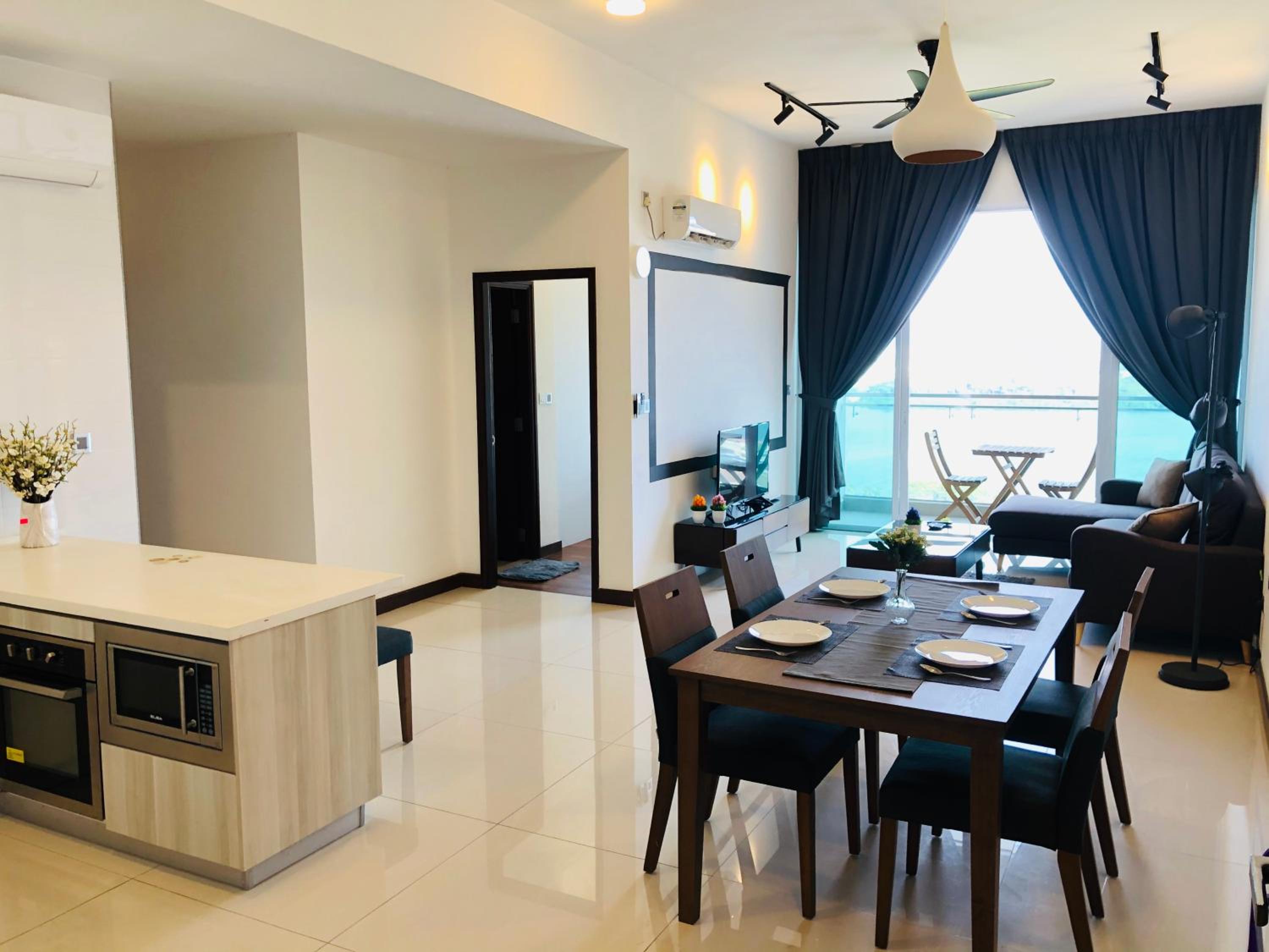 Paragon Suite Homestay by Antlerzone