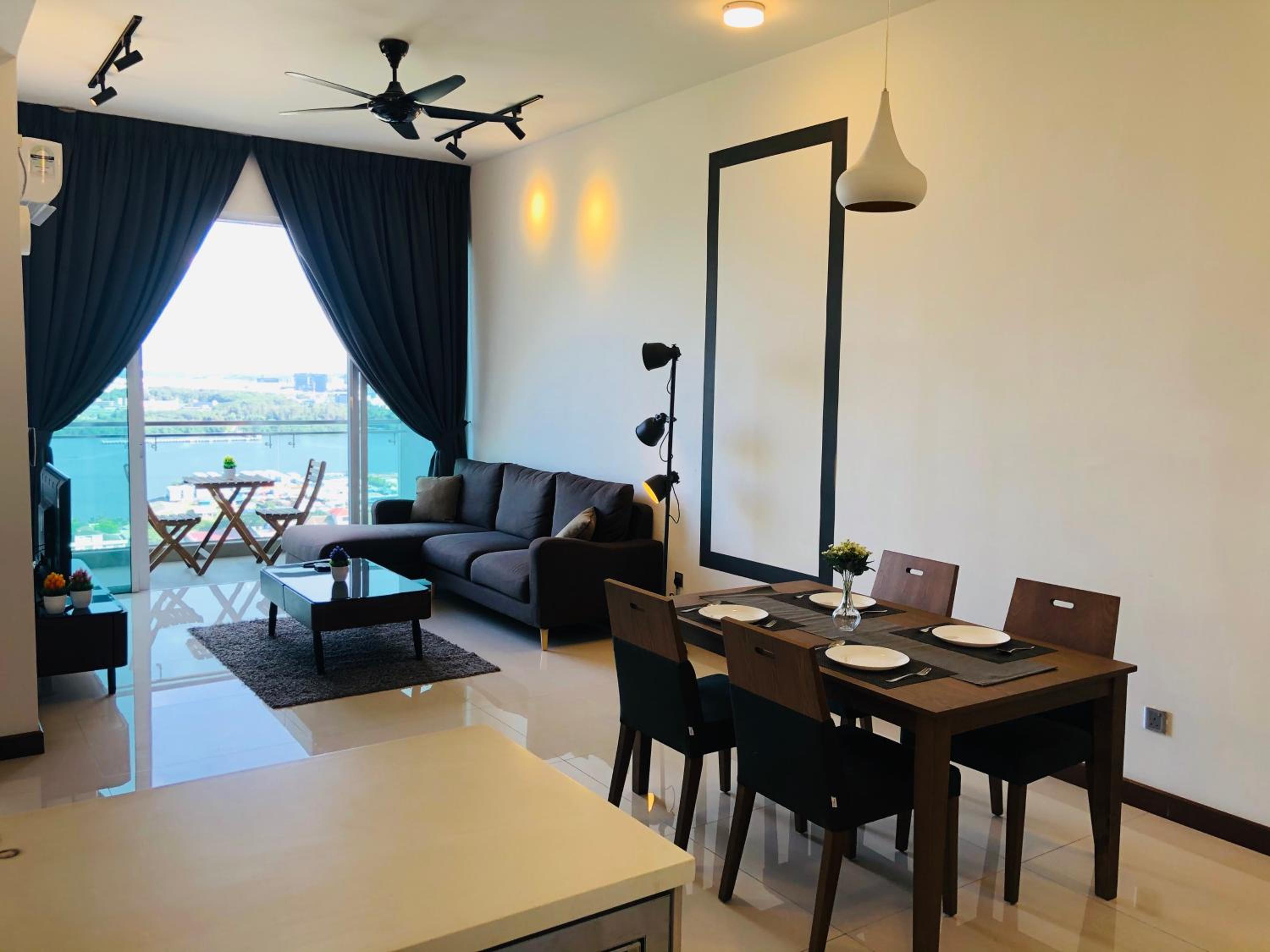 Paragon Suite Homestay by Antlerzone