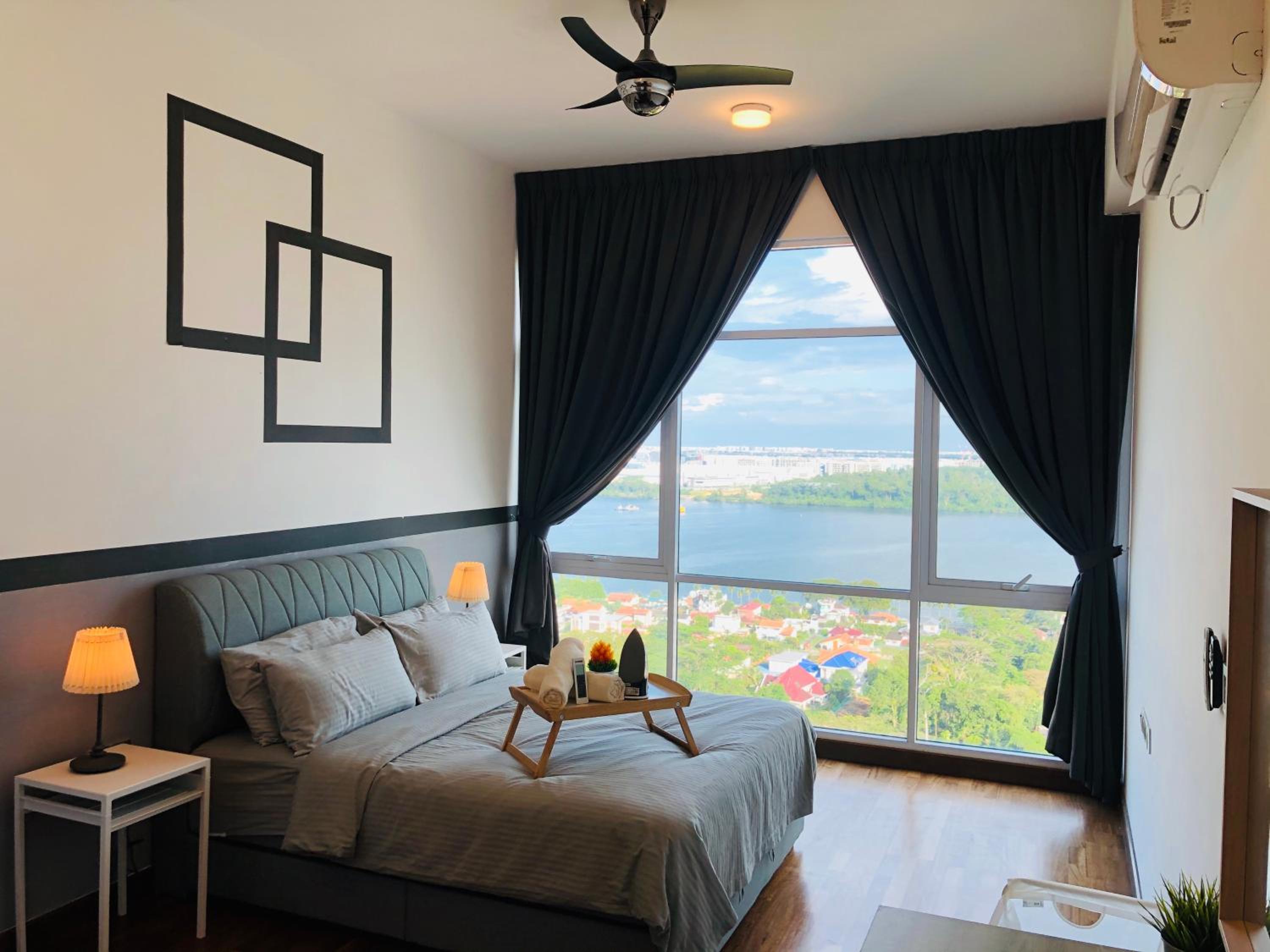 Paragon Suite Homestay by Antlerzone