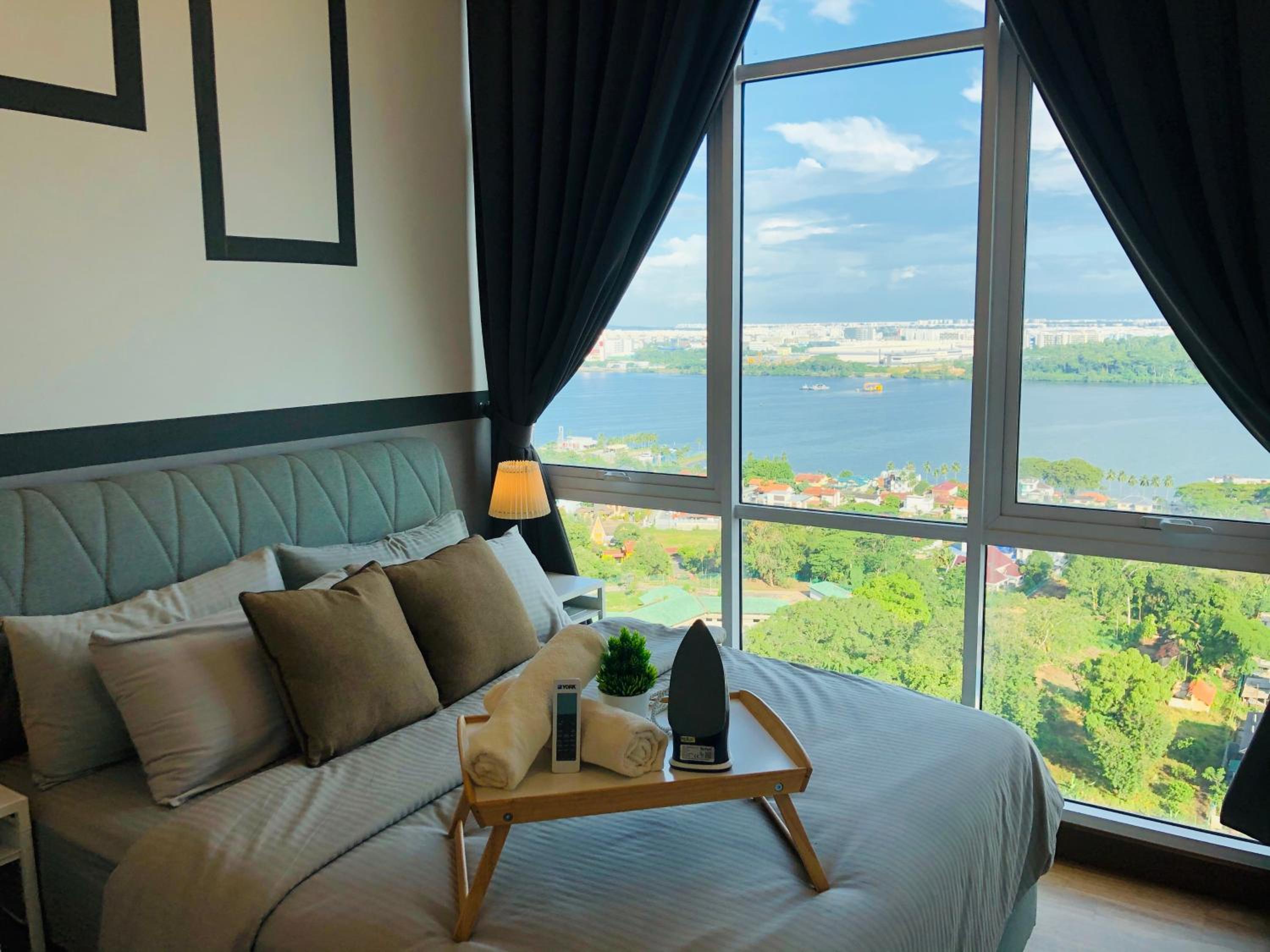 Paragon Suite Homestay by Antlerzone