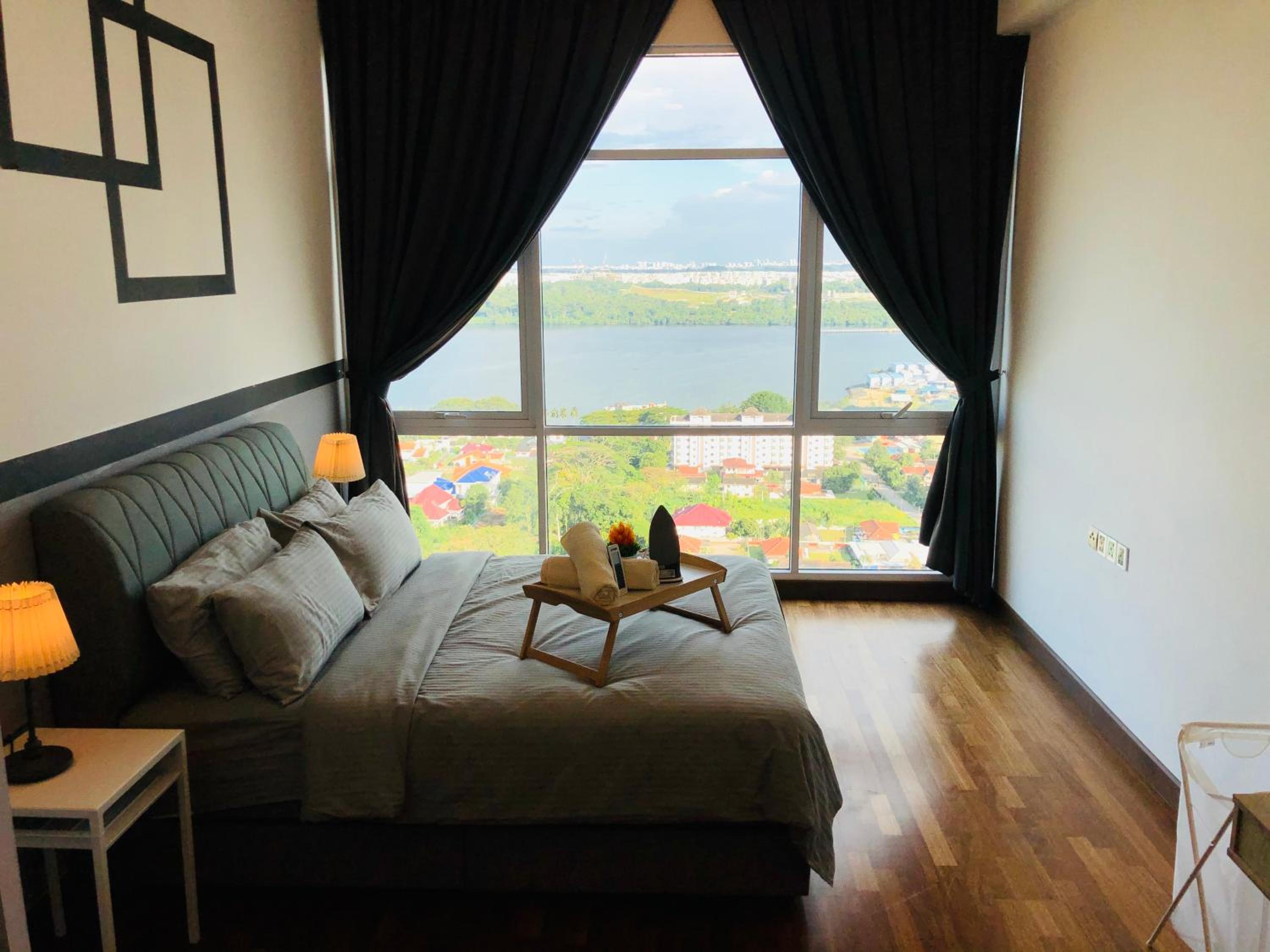 Paragon Suite Homestay by Antlerzone