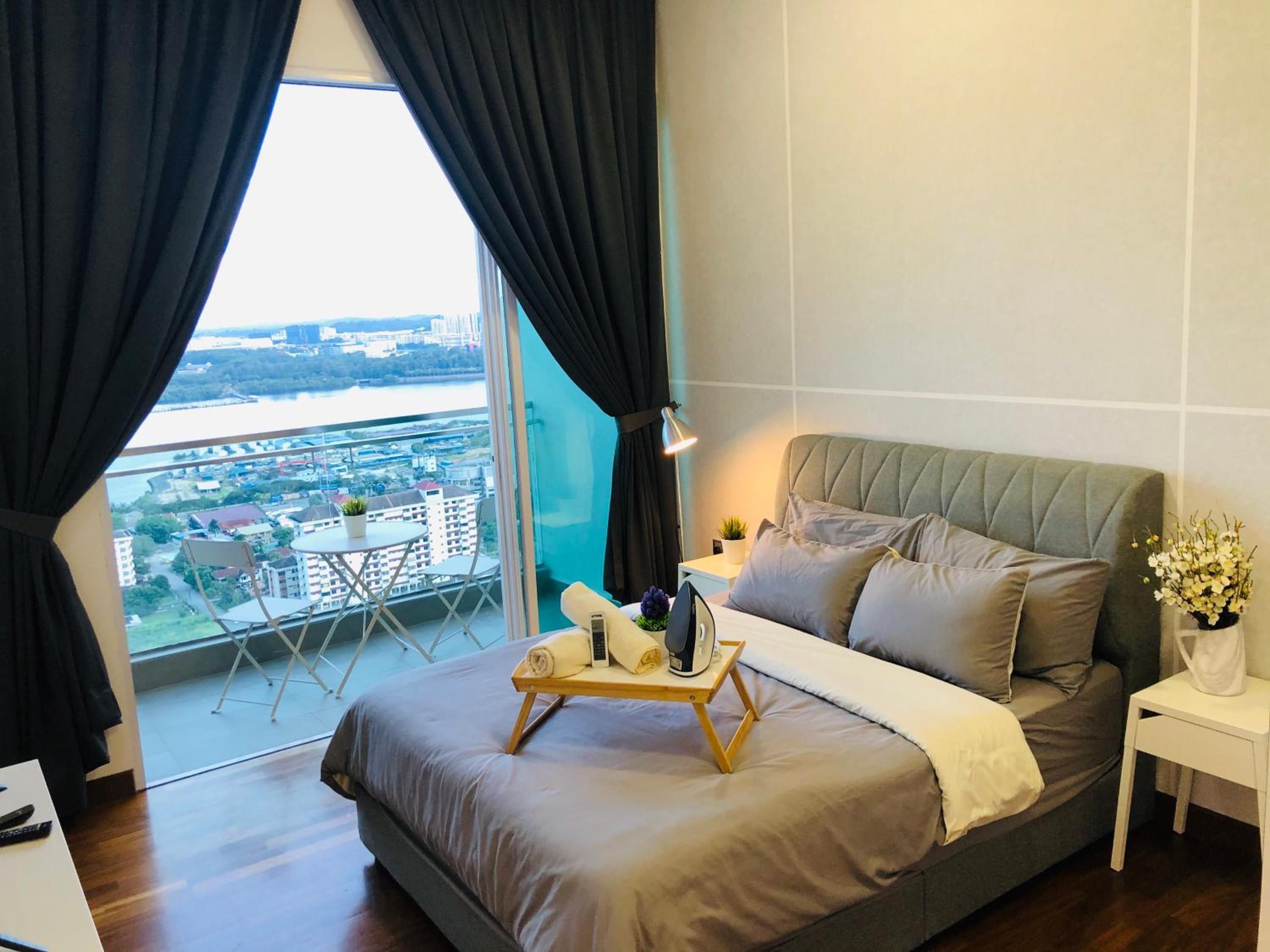 Paragon Suite Homestay by Antlerzone