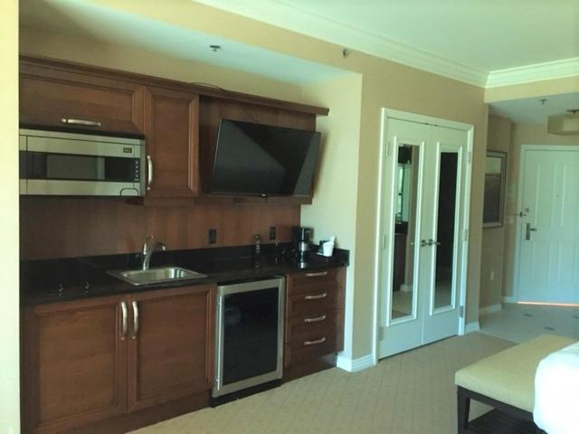 MGM Signature Condo Hotel by Owner - No Resort Fee !! view 4