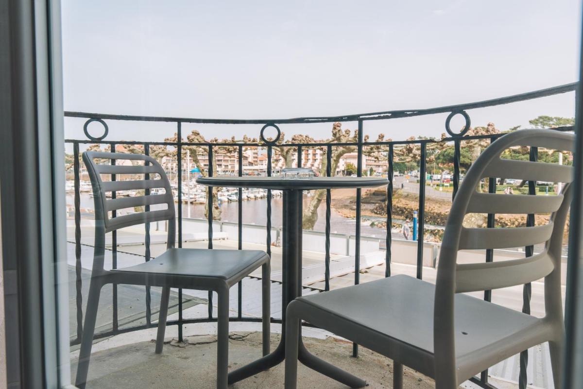 balcony