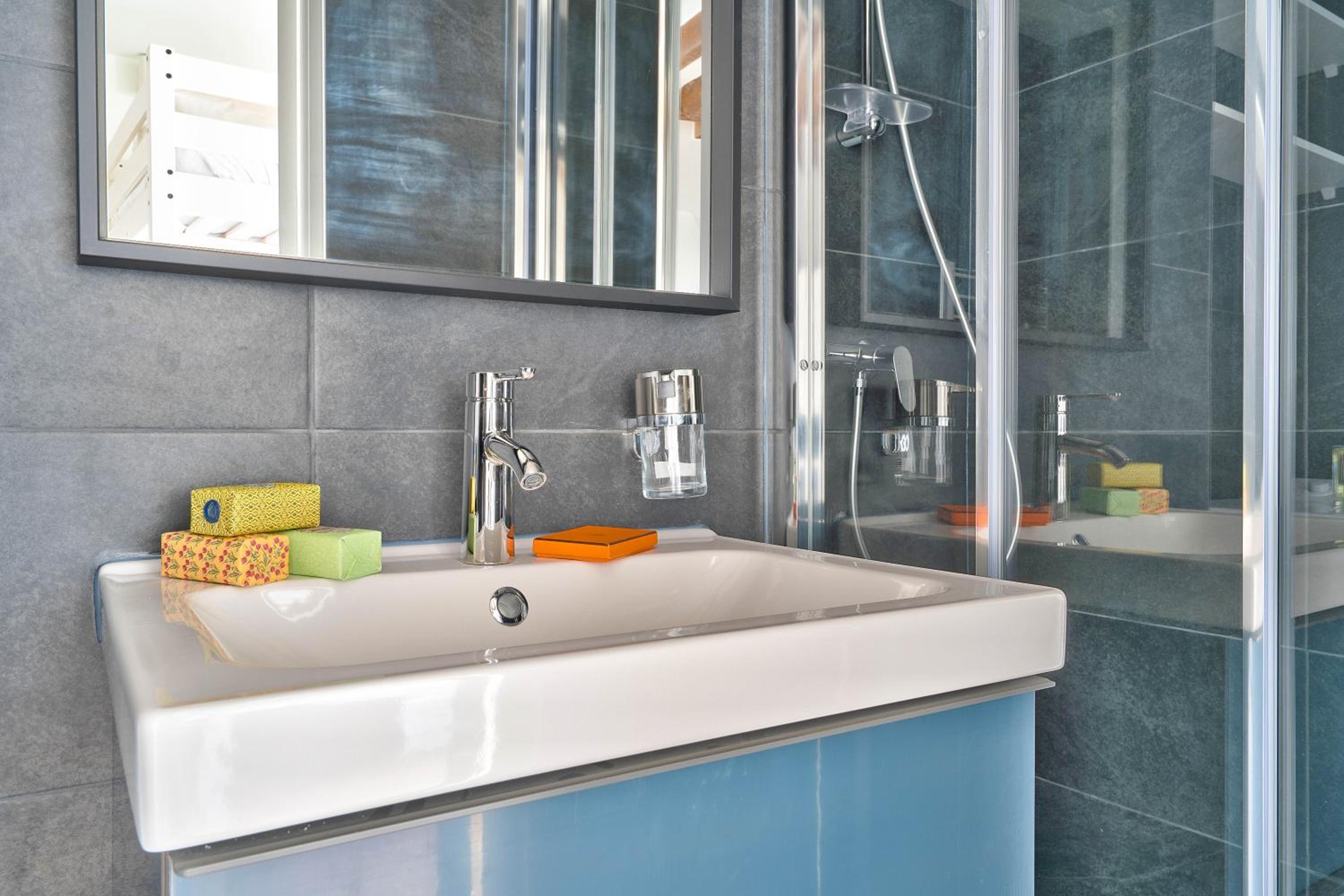 NEW Mezzanine Studio in the Heart of Paris (4F)