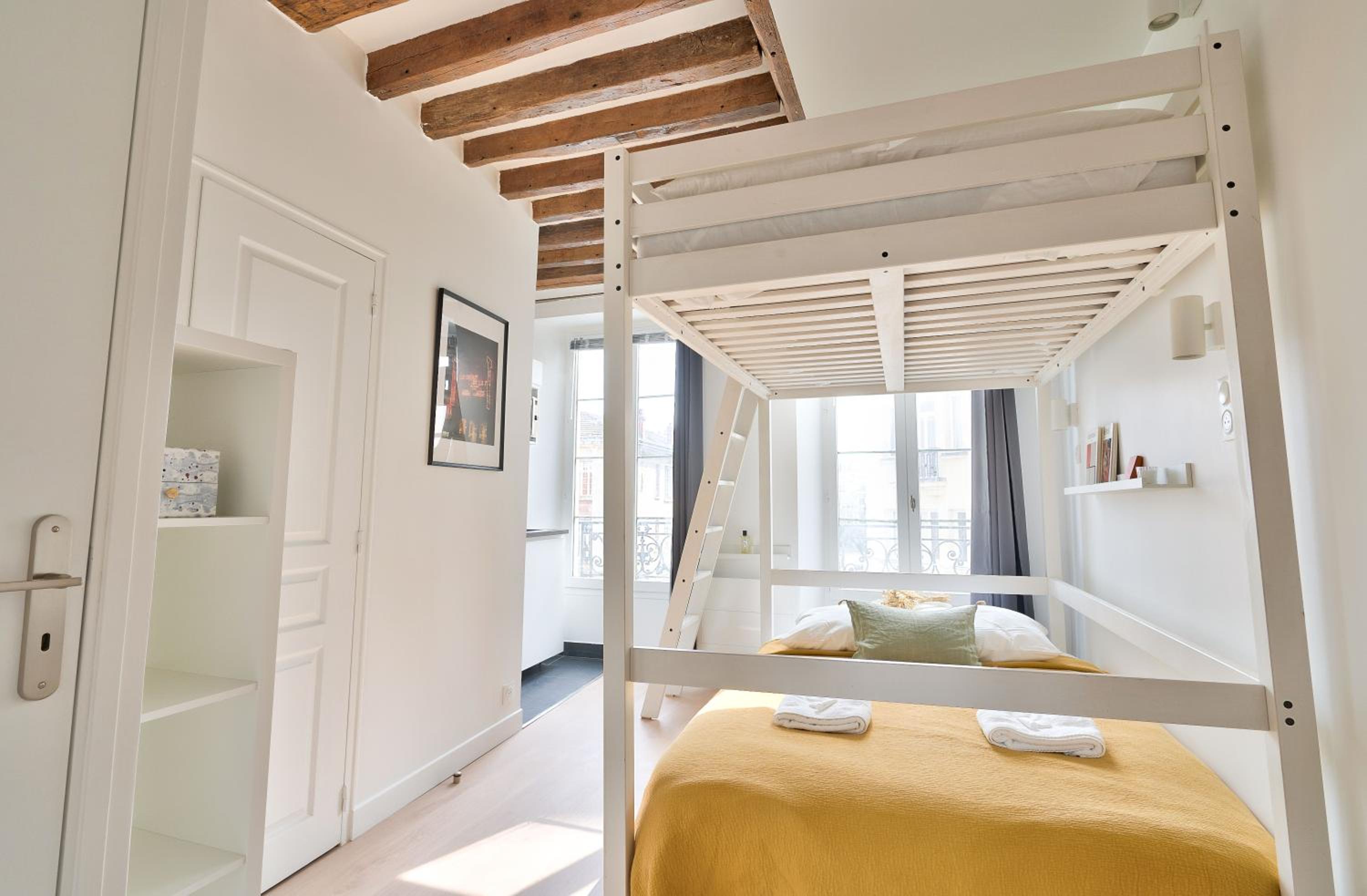 NEW Mezzanine Studio in the Heart of Paris (4F)