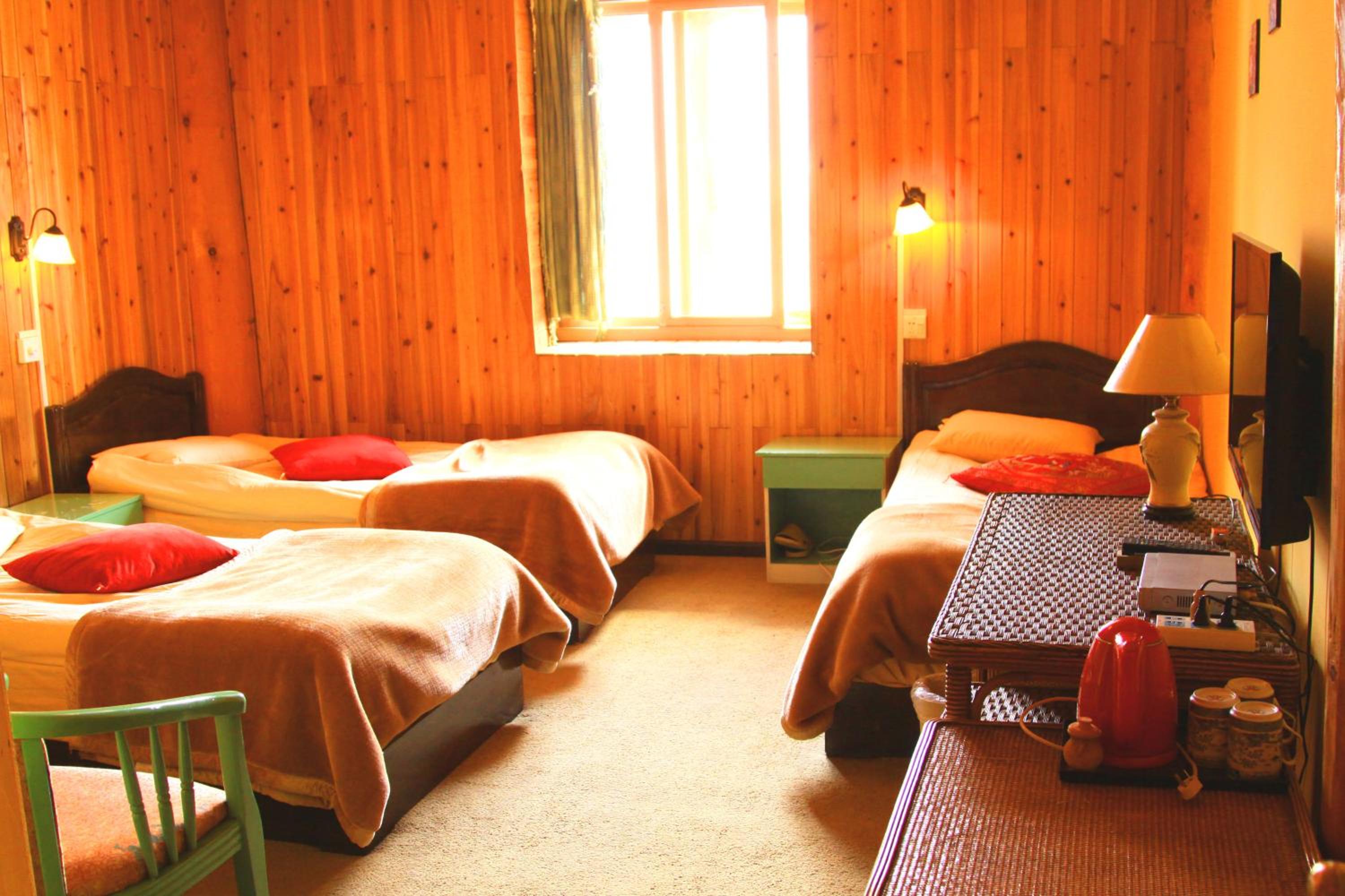 Shangri-La Lao Shay Youth Hostel