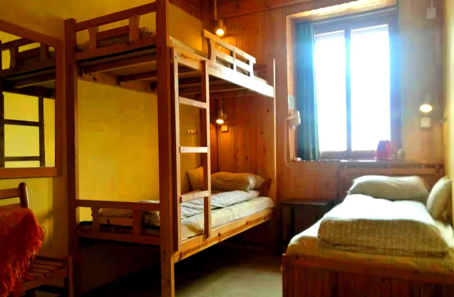 Shangri-La Lao Shay Youth Hostel