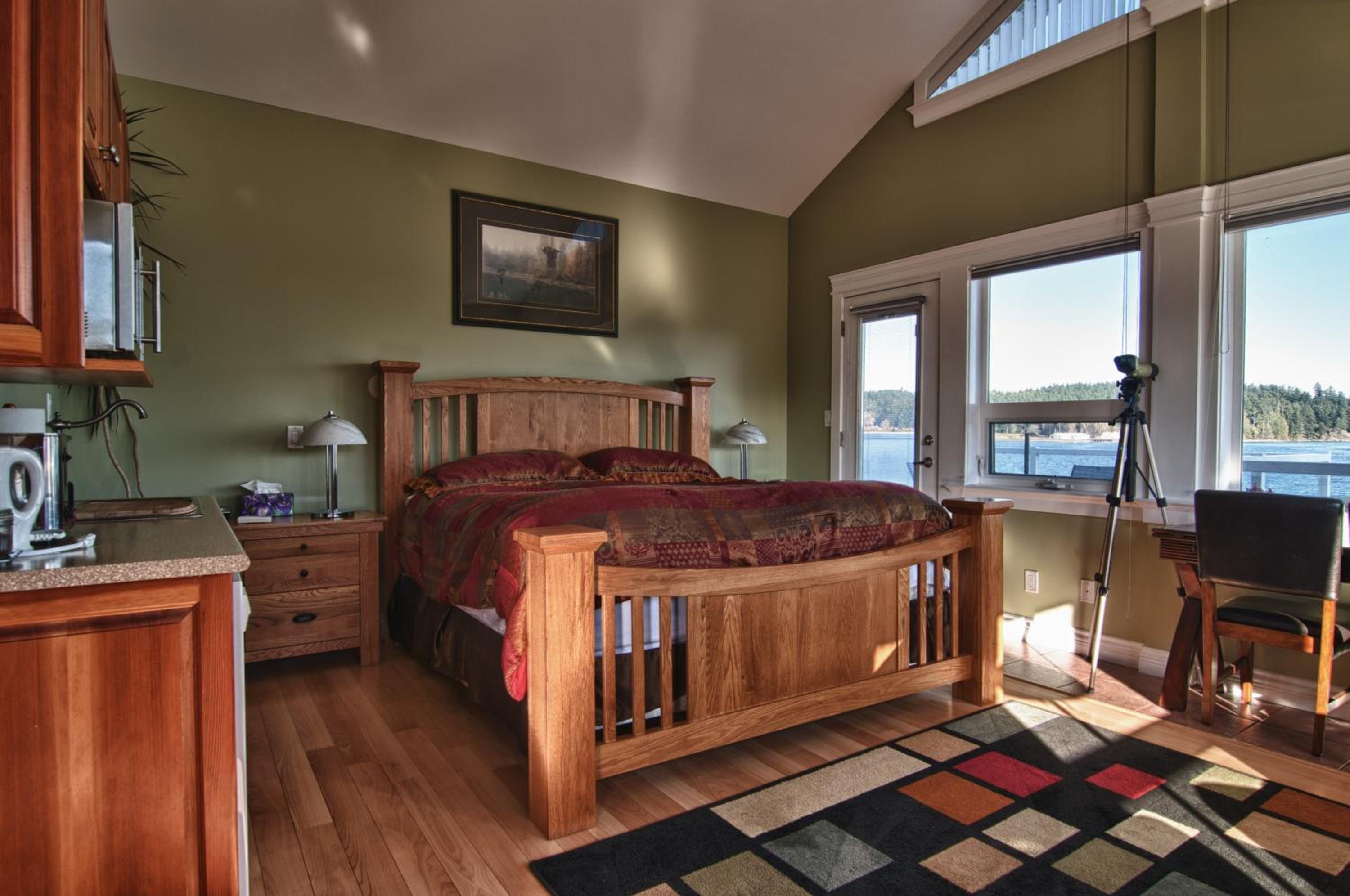 Birds of a Feather Victoria Oceanfront Studio Suites