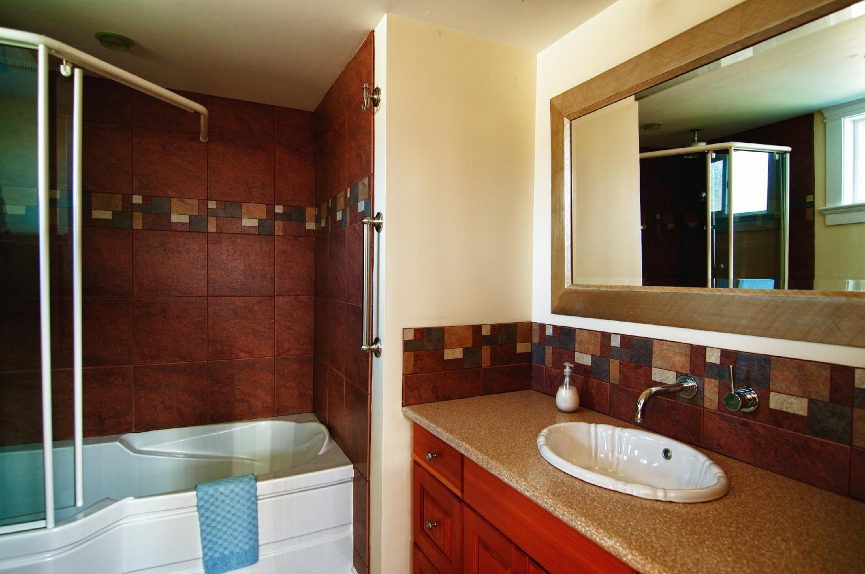 Birds of a Feather Victoria Oceanfront Studio Suites
