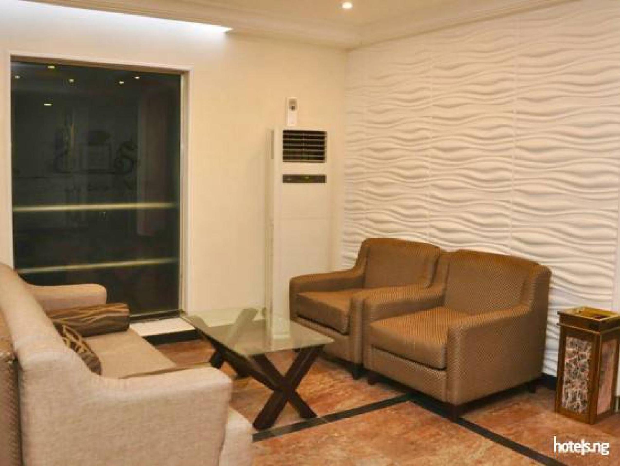 De Brass Suites Hotel - Guest Room view 3