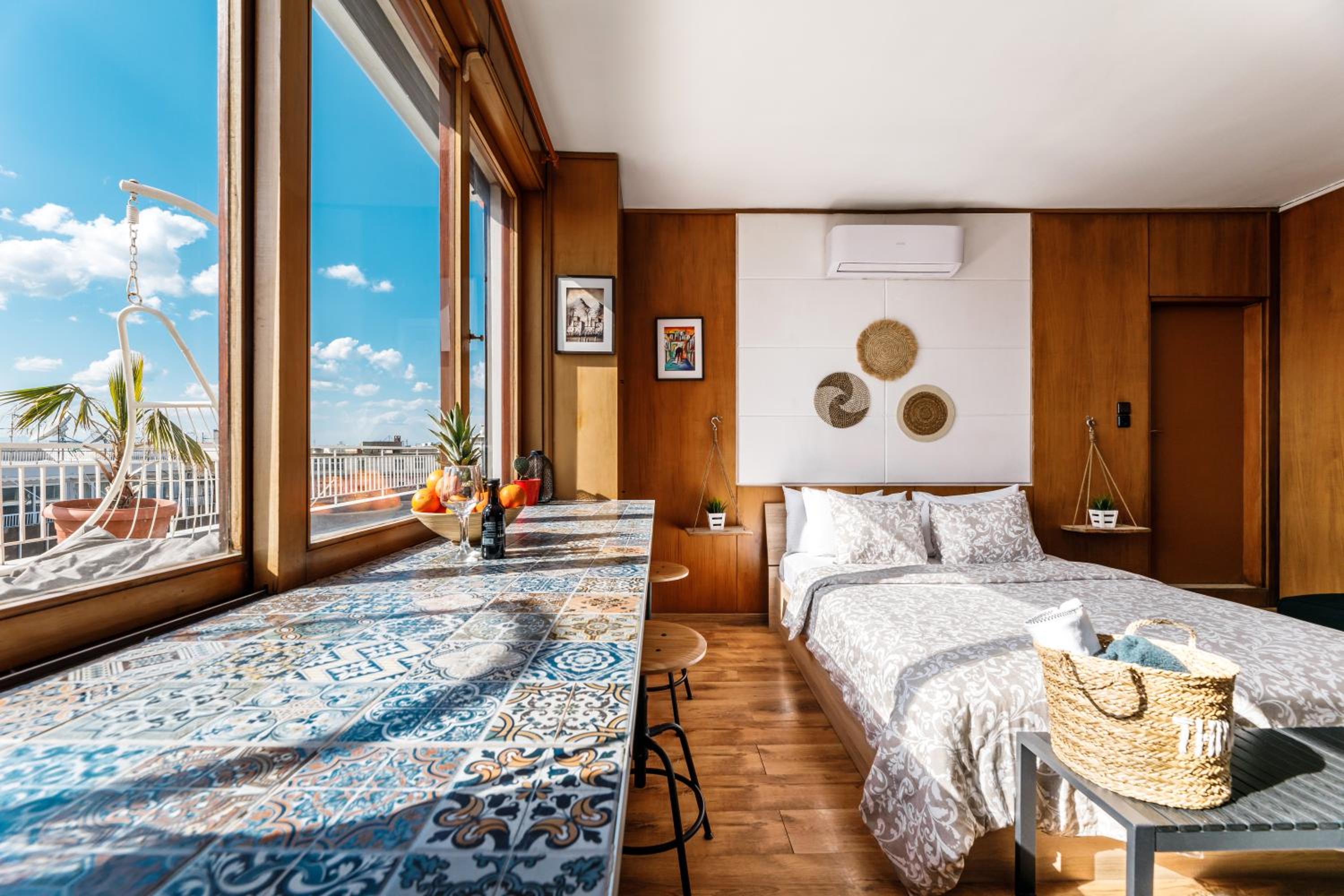 hotel room