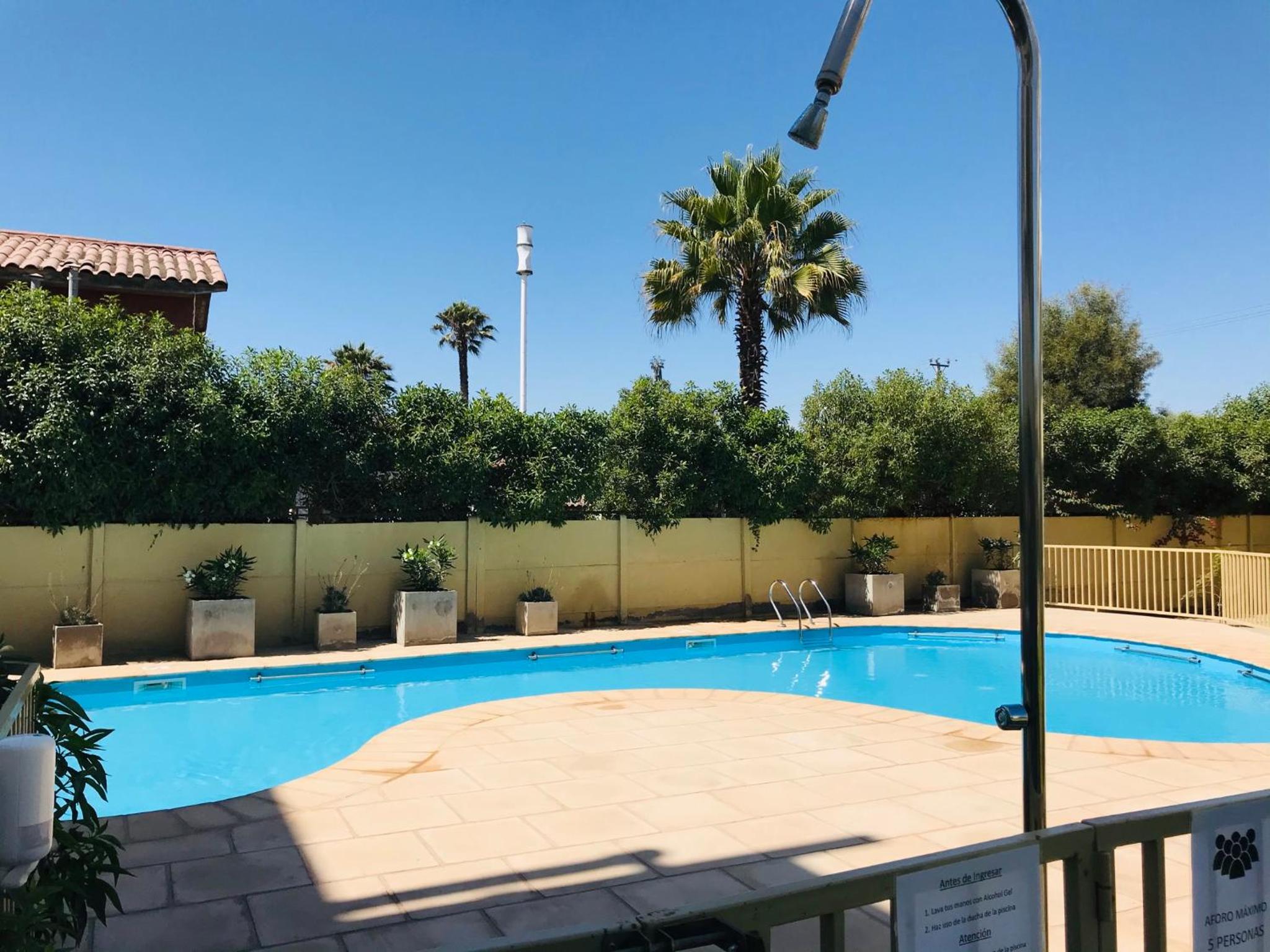 Entremar y piscina en La Serena