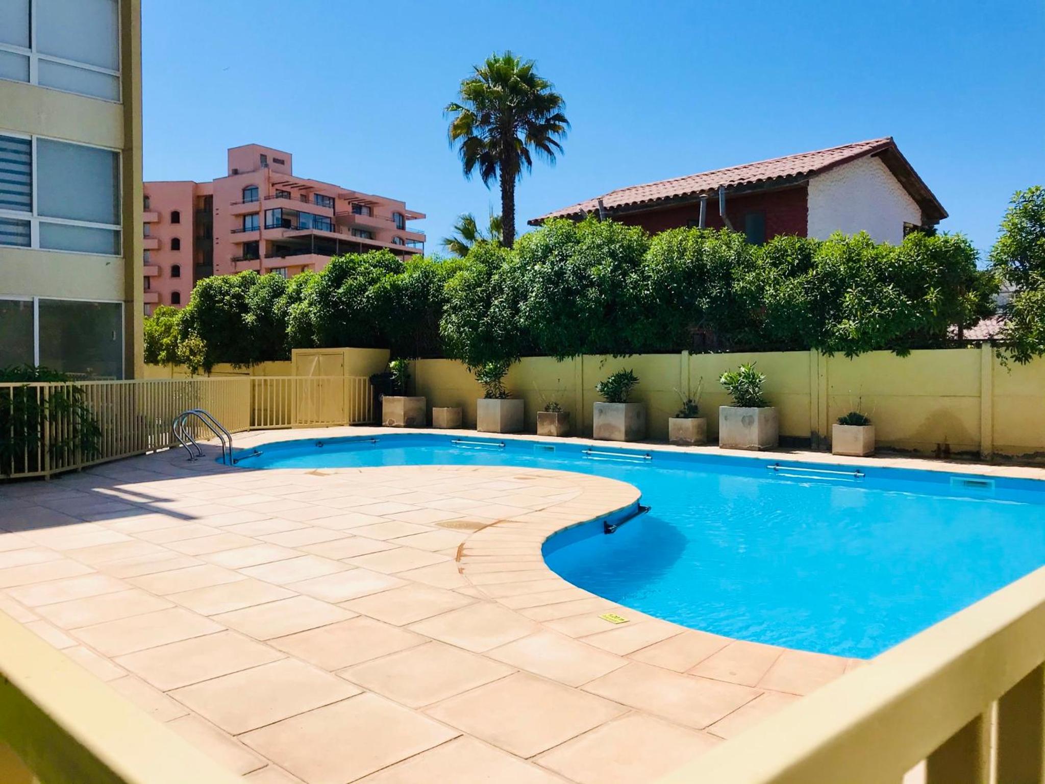 Entremar y piscina en La Serena