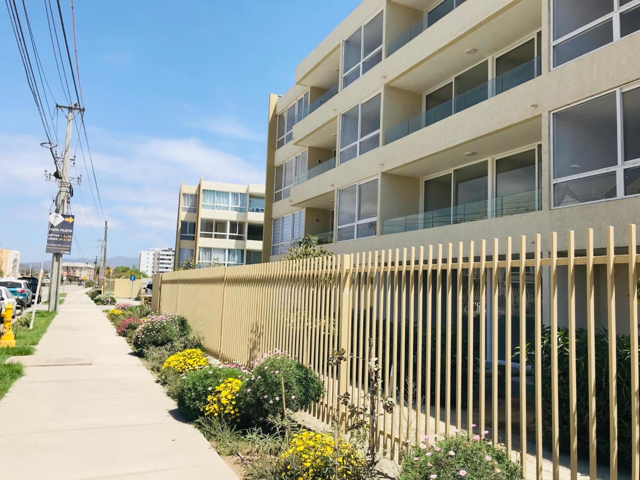 Entremar y piscina en La Serena