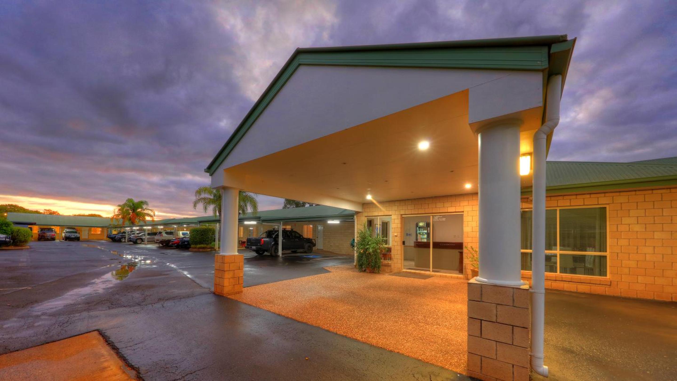 Jacaranda Country Motel