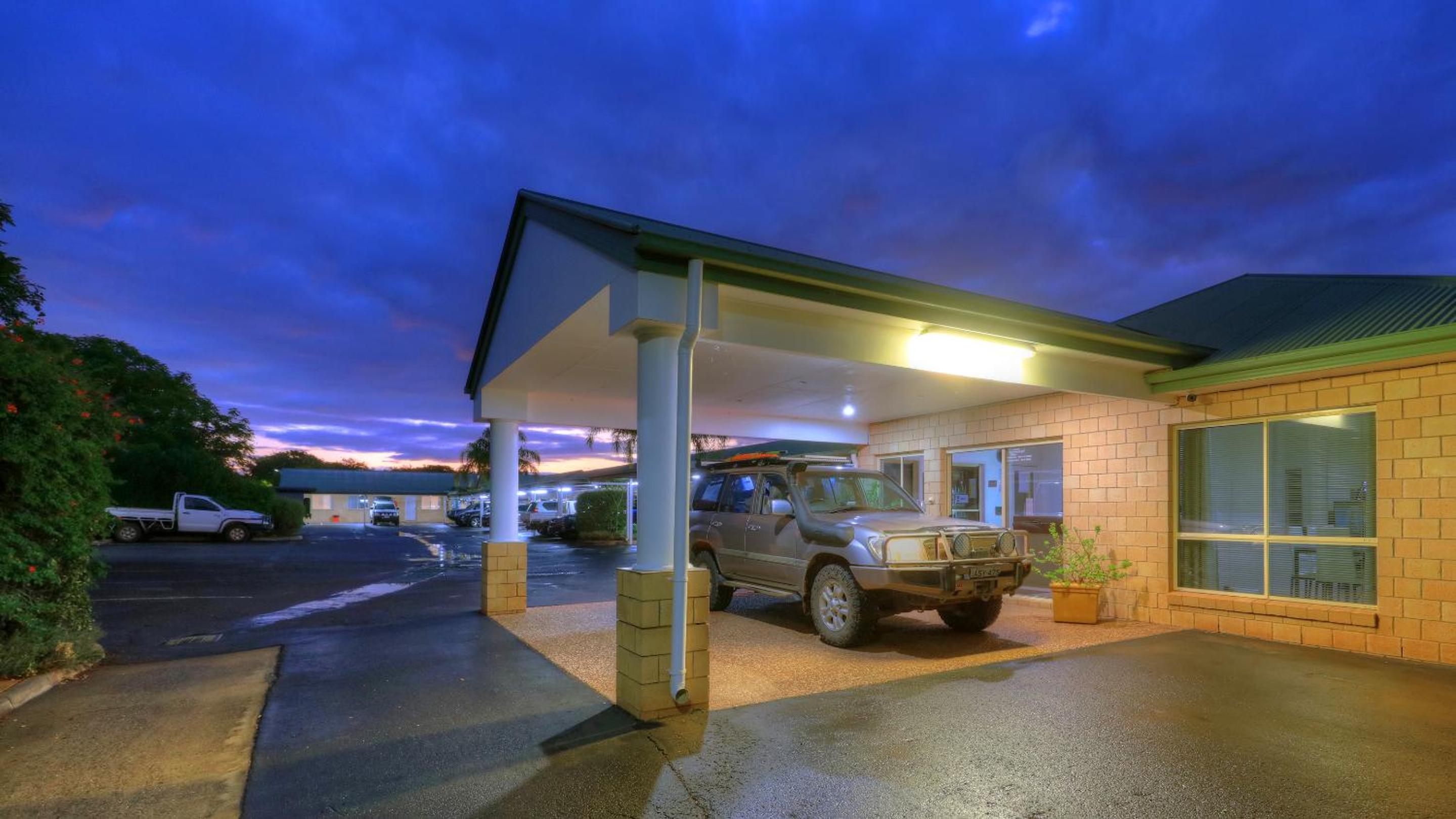 Jacaranda Country Motel