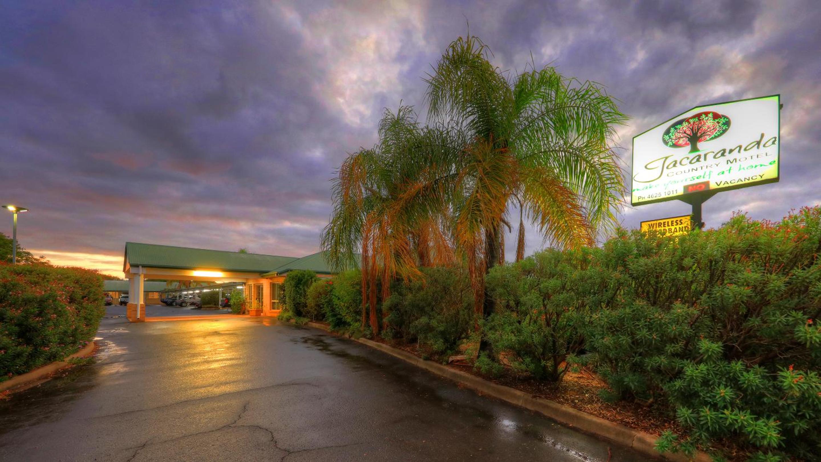 Jacaranda Country Motel