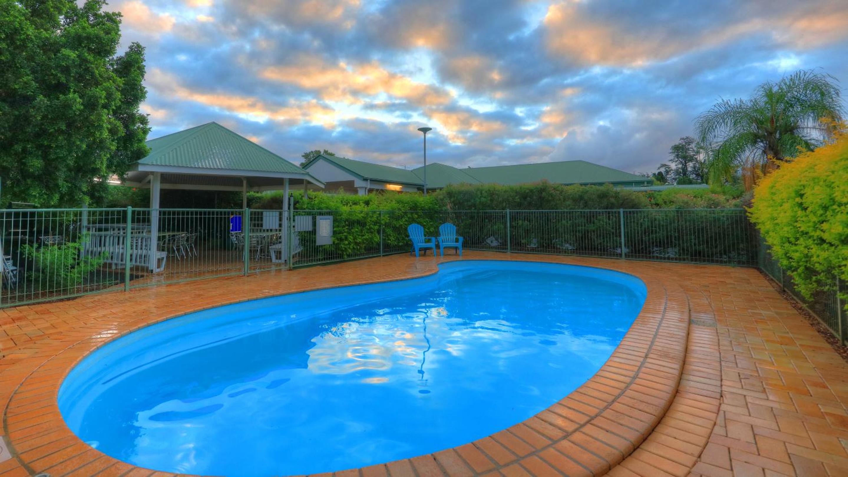 Jacaranda Country Motel