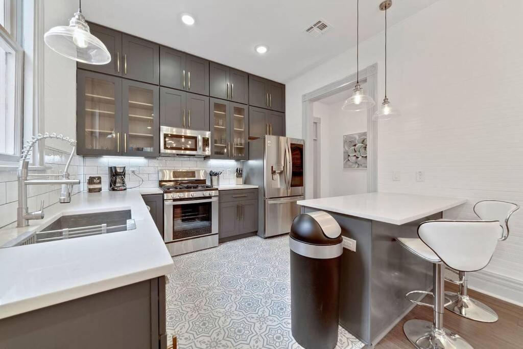 Historic home with heated Mini Pool walking distance to downtown San Antonio! view 3