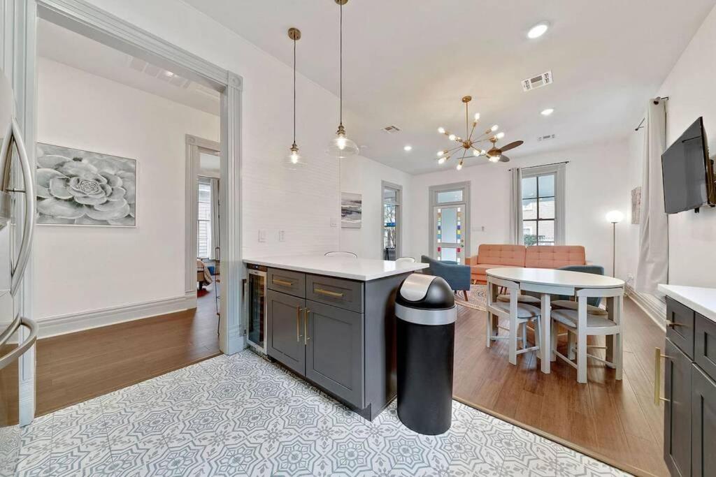 Historic home with heated Mini Pool walking distance to downtown San Antonio! view 4