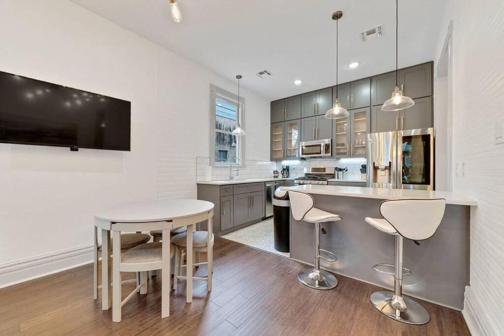 Historic home with heated Mini Pool walking distance to downtown San Antonio! view 2
