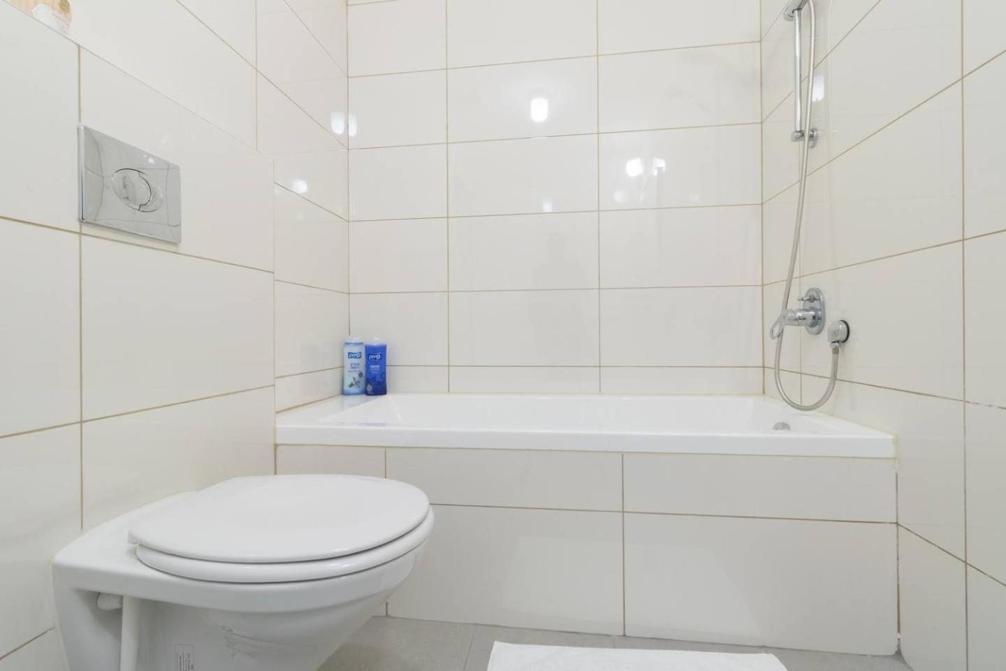 Exclusive Two-Bedroom Apartment With Parking view 2