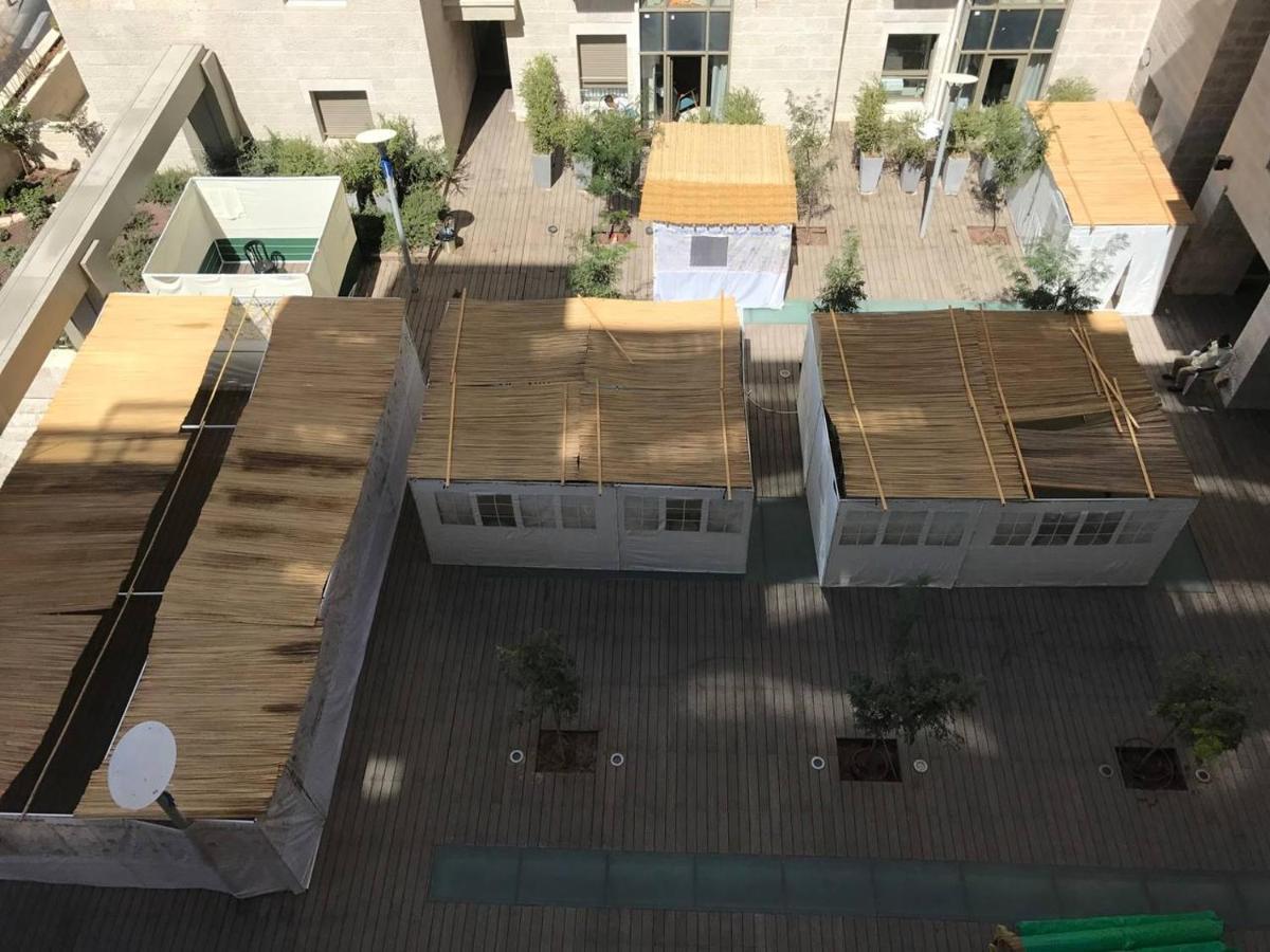 Beautiful 2bdm apt with gorgeous view view 4