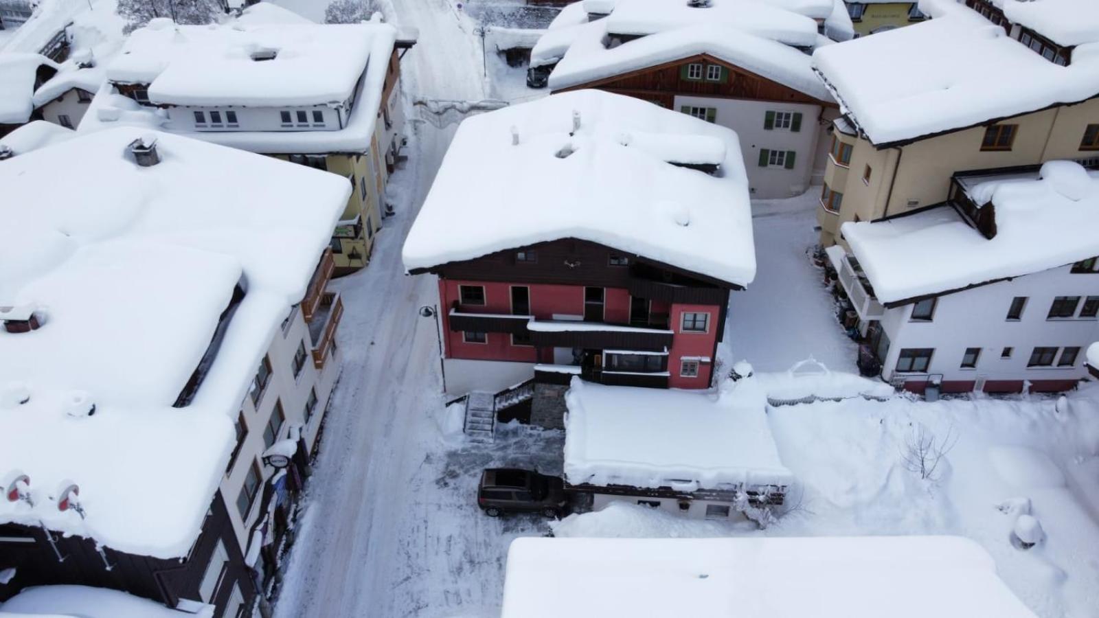 Chalet-Apartment für 9 bis 10 Personen zentral & ruhig 2 Min zur Galzigbahn Sankt Anton