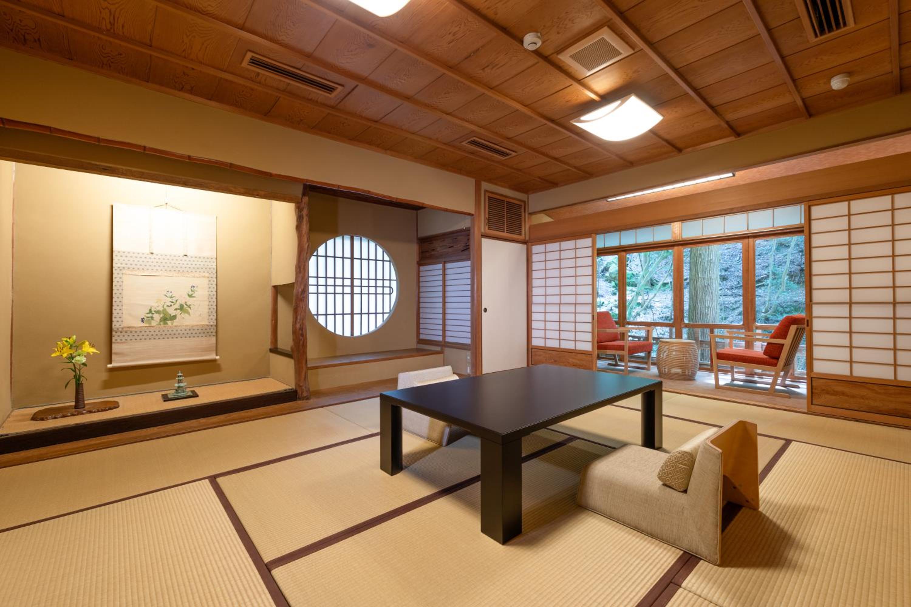 Nara Kasugaokuyama Tsukihitei