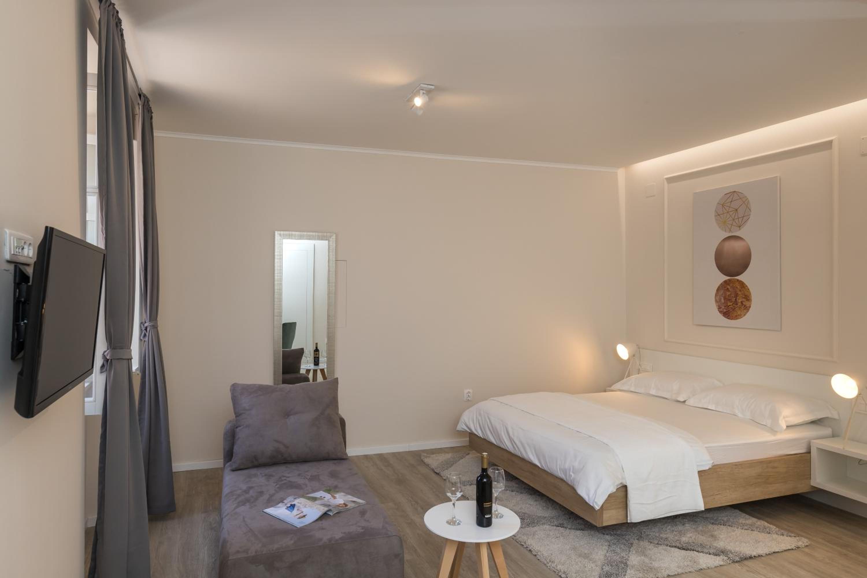 Apartments Urbis