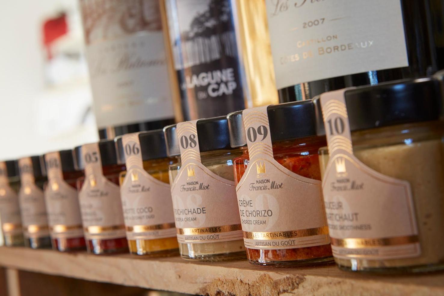 bar