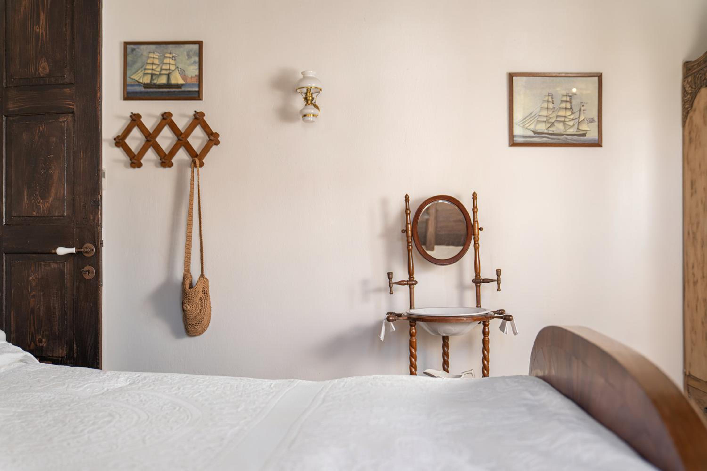 The 1813 Painter's Villa by Neuvel view 5
