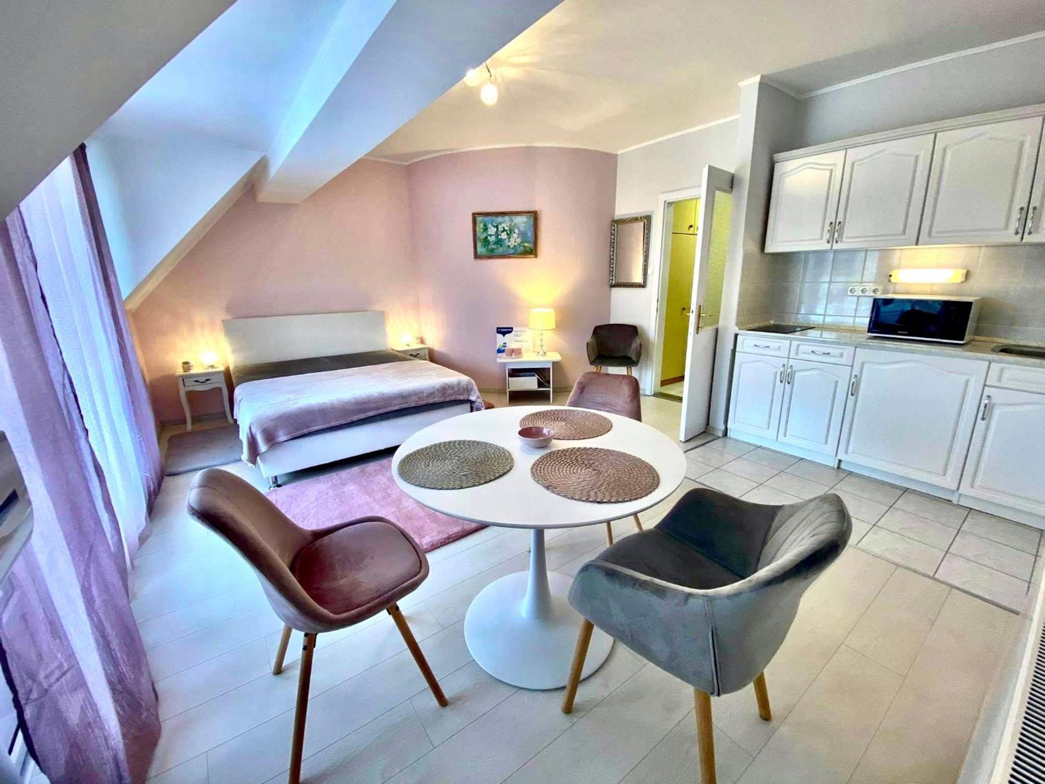 Roselio City Home view 3