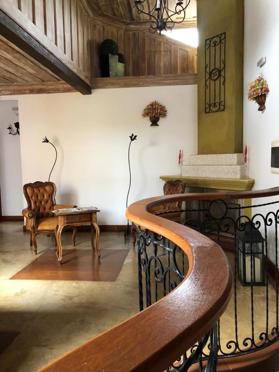 Araújo Bazilio Pousada Tiradentes