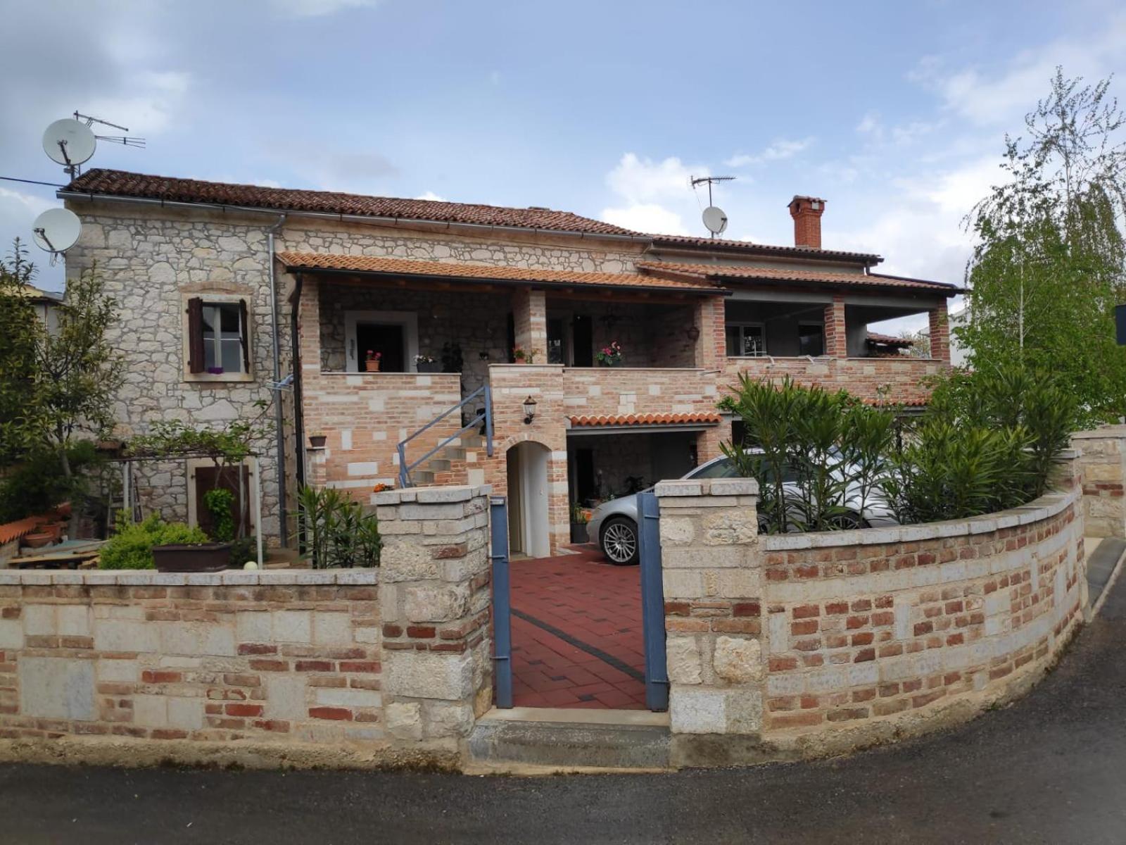 Apartmani Memić 100 m do plaže, APARTMENTS MEMIĆ ONLY 100M FROM BEACH view 4