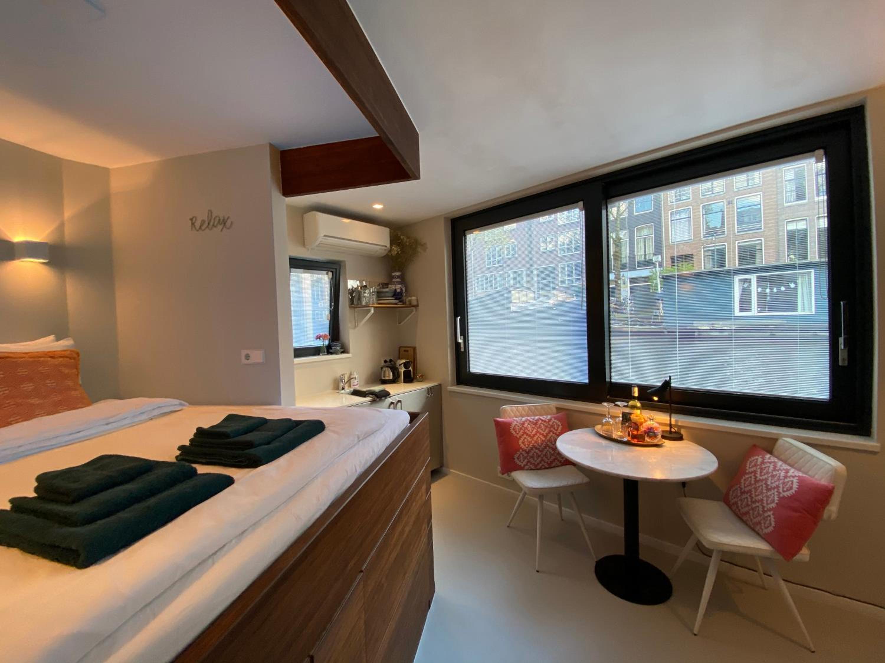 Houseboat Sophia