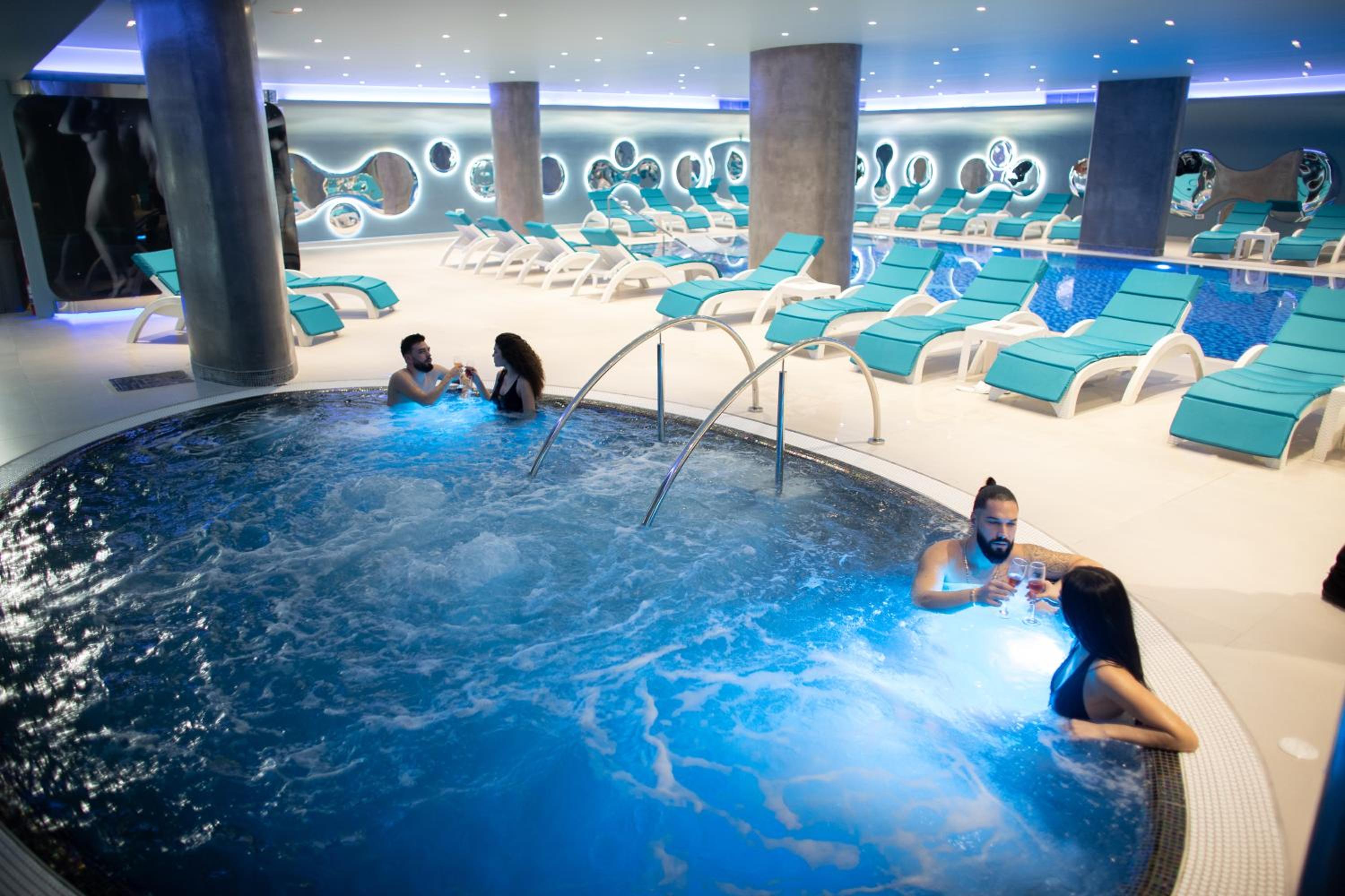 Grand Blue Fafa Resort & SPA