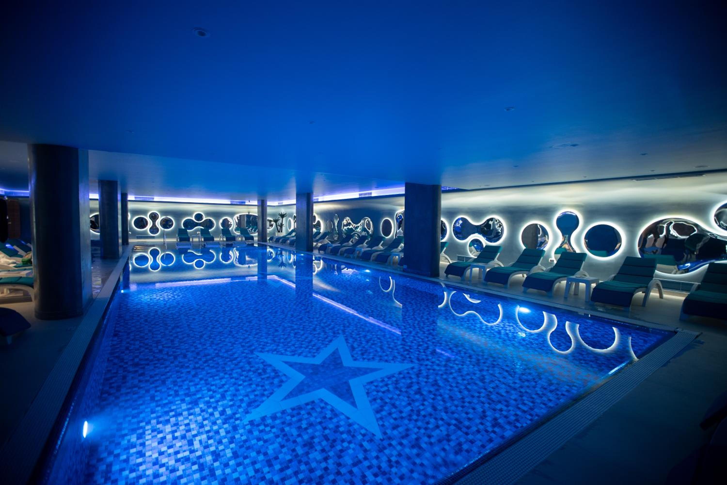 Grand Blue Fafa Resort & SPA