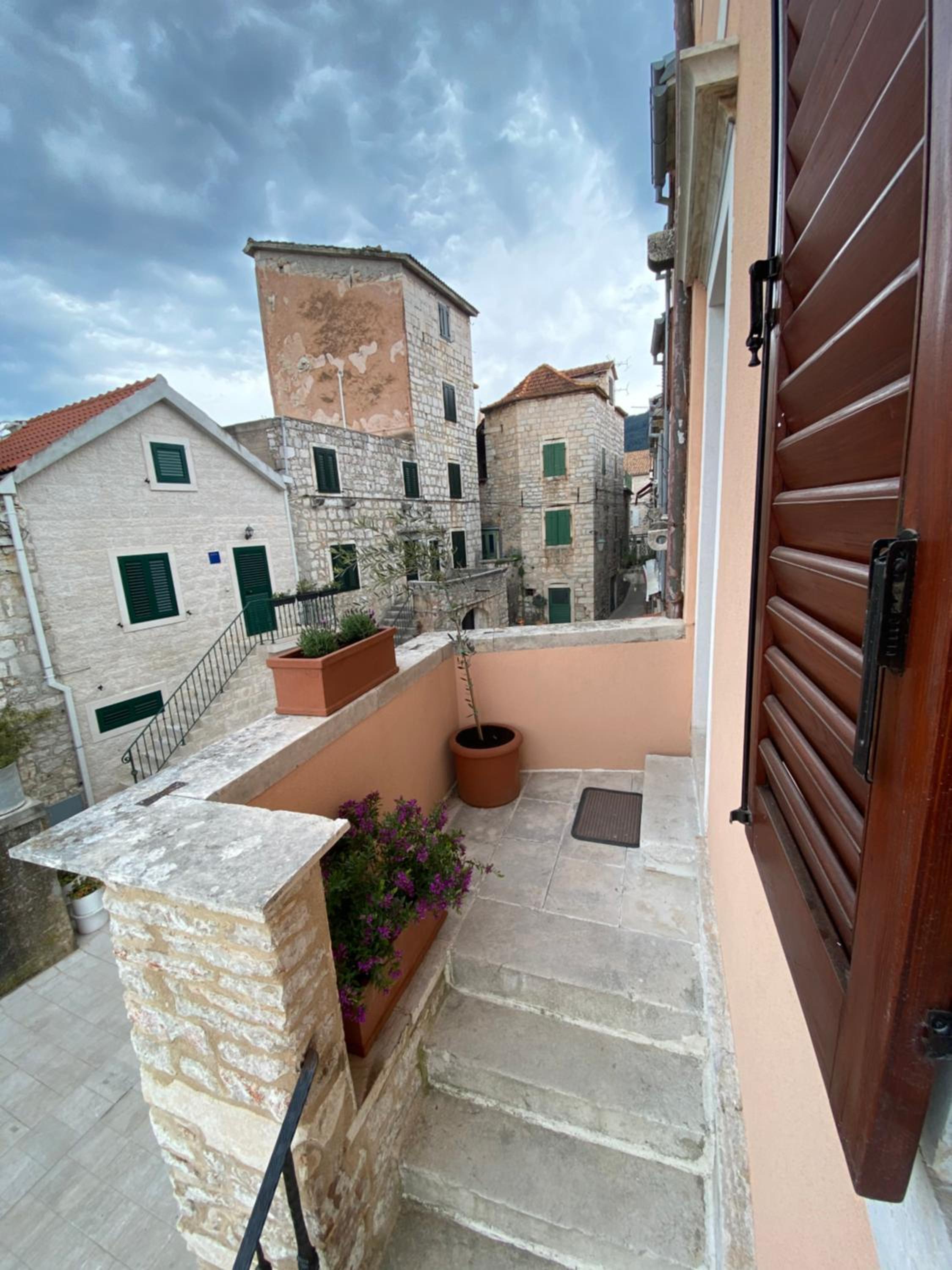 Ancora Faros view 4