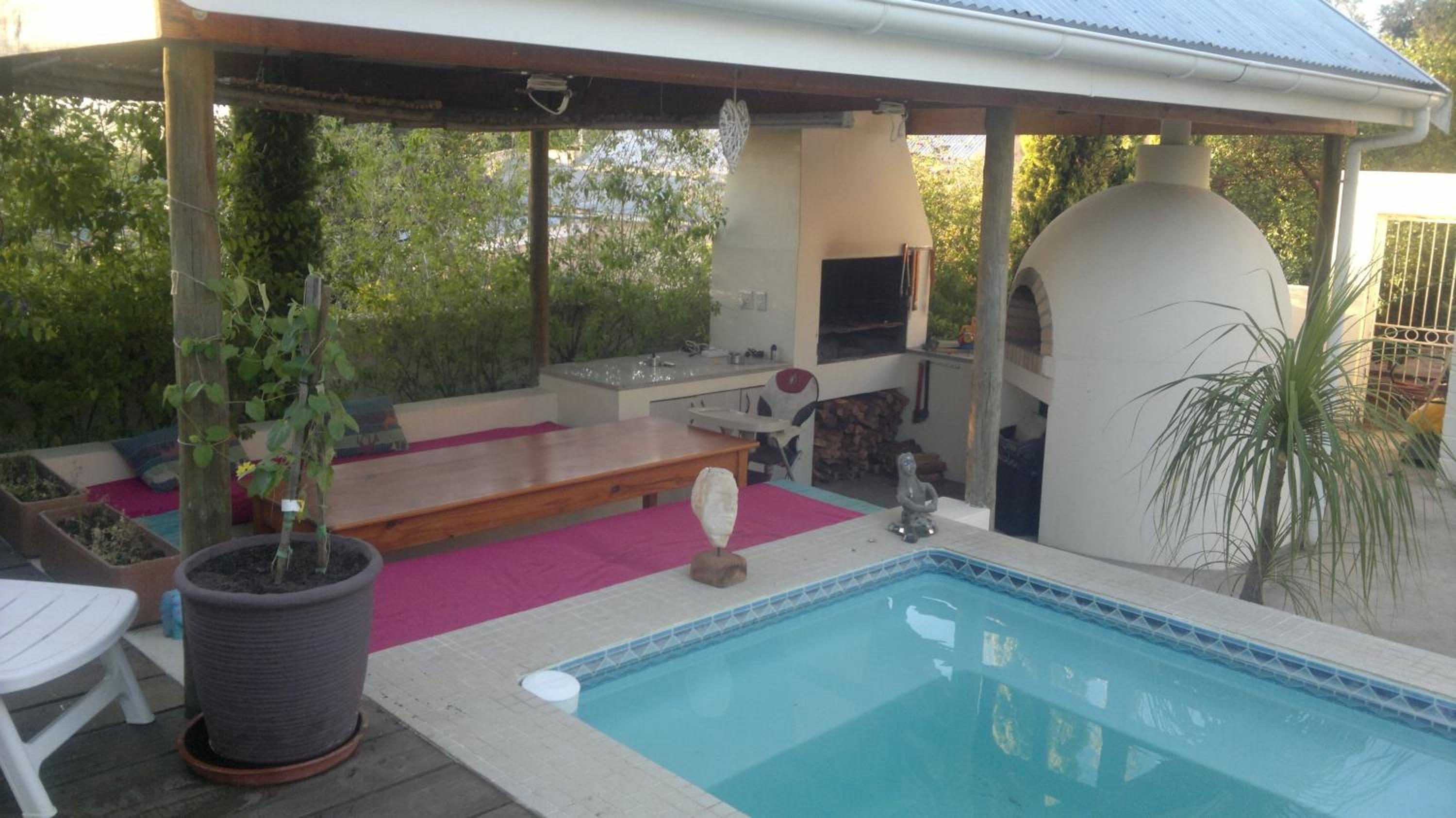 Oasis Shanti Backpackers