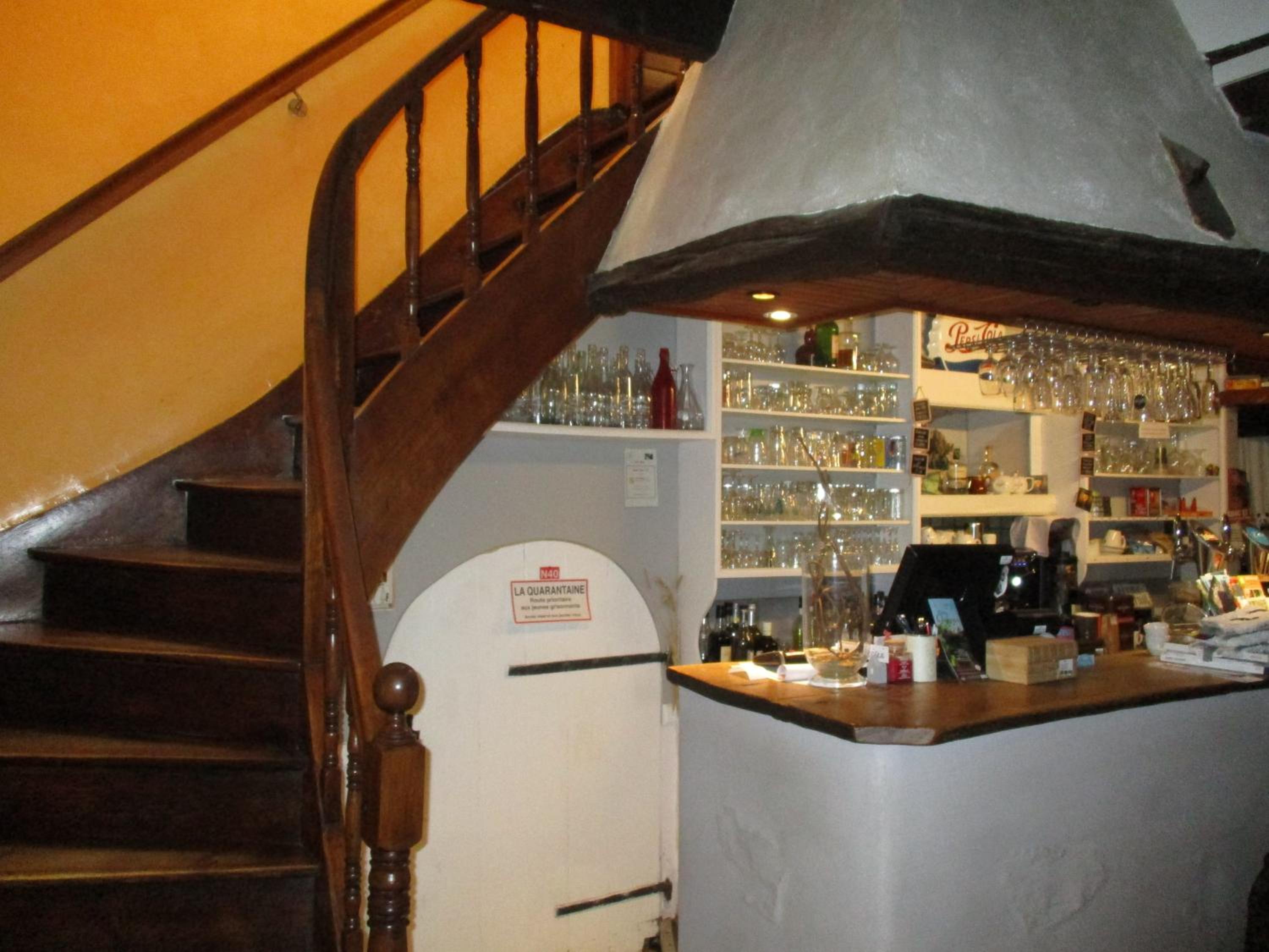 bar