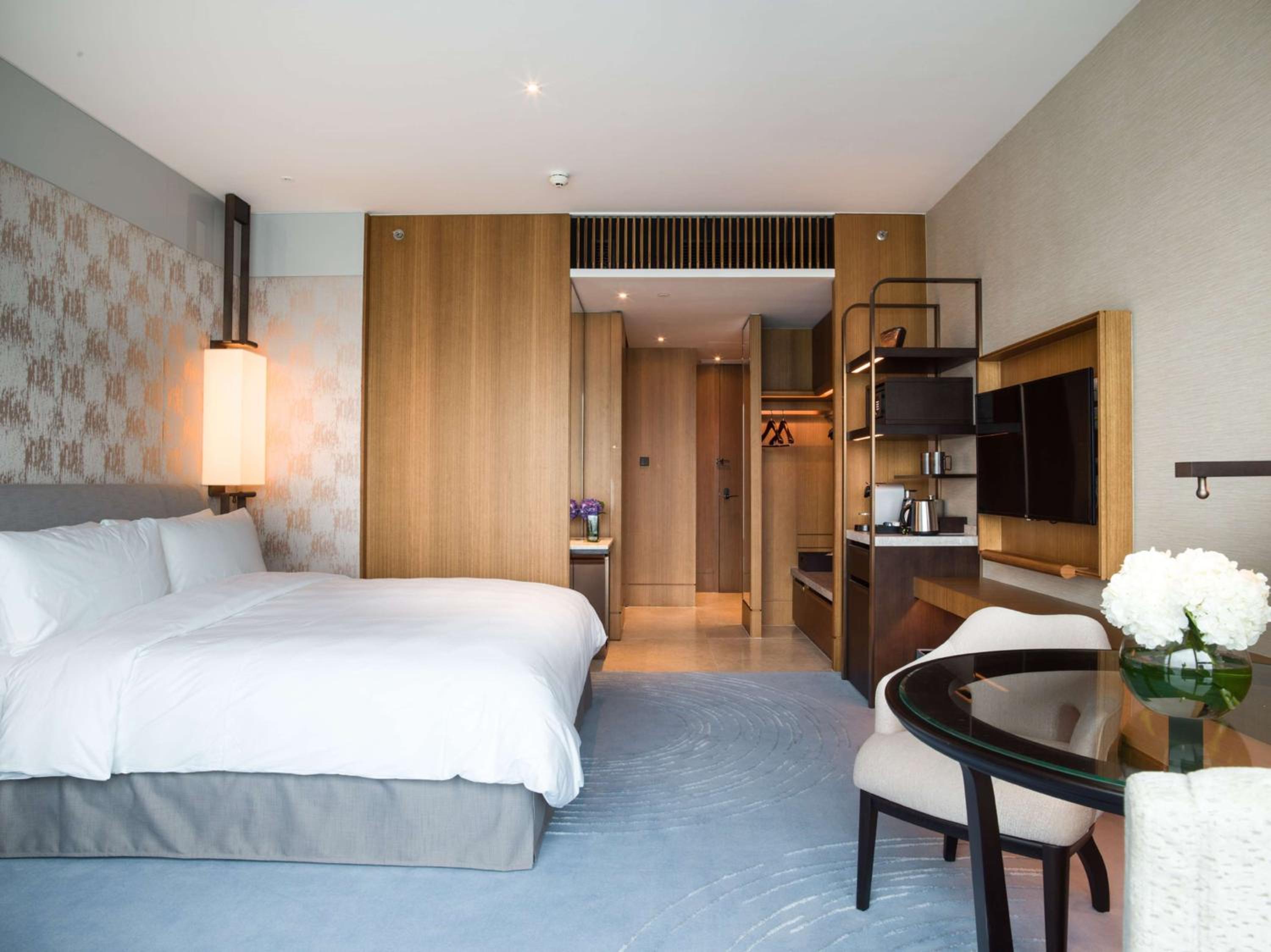 Kerry Hotel Hong Kong by Shangri-la