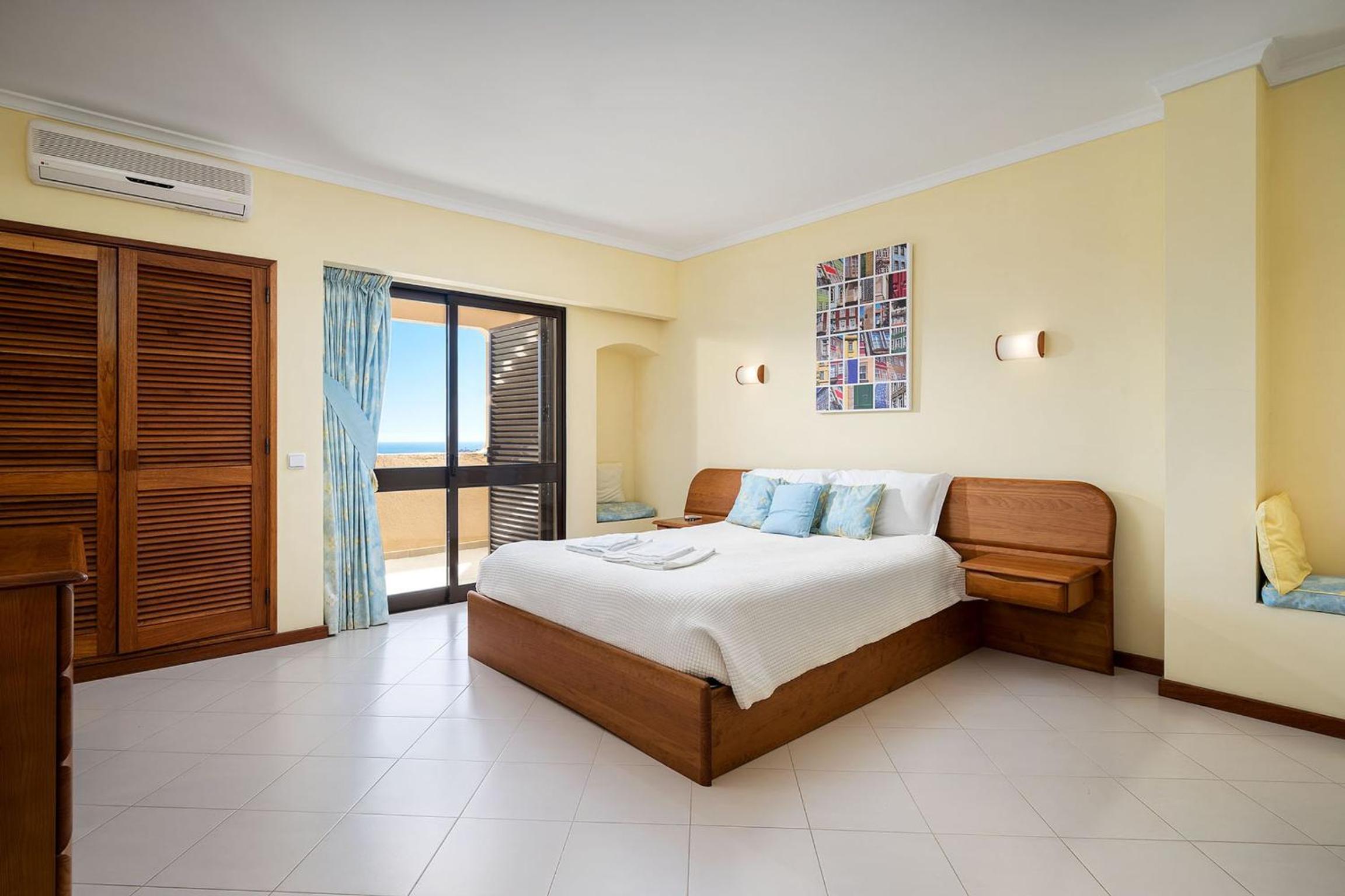 LovelyStay - Bela Vista 3BDR Duplex Penthouse with Pool view 3